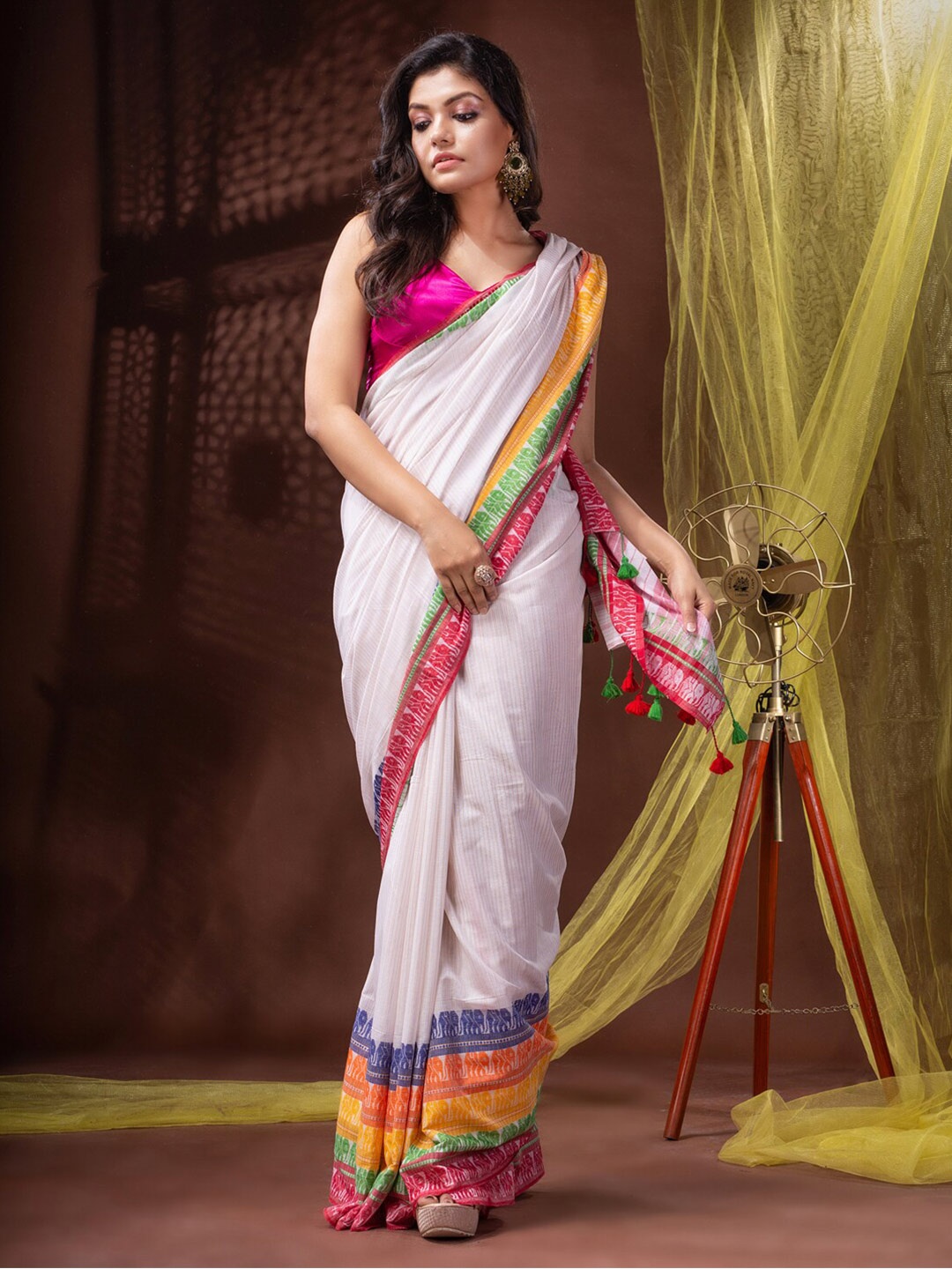 

SAJASAJO Woven Design Pure Cotton Saree, White