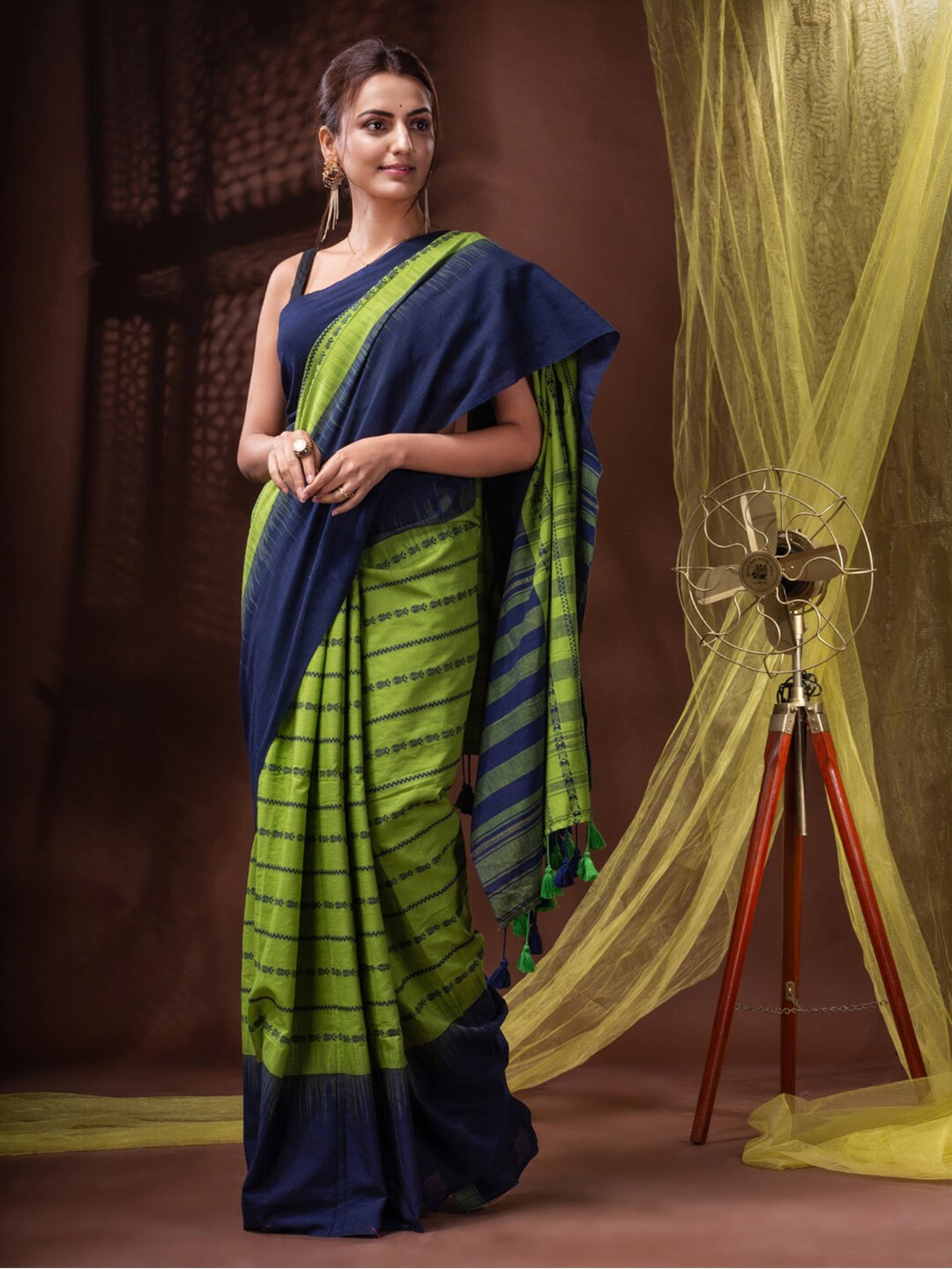 

SAJASAJO Ethnic Motifs Woven Design Pure Cotton Saree, Green