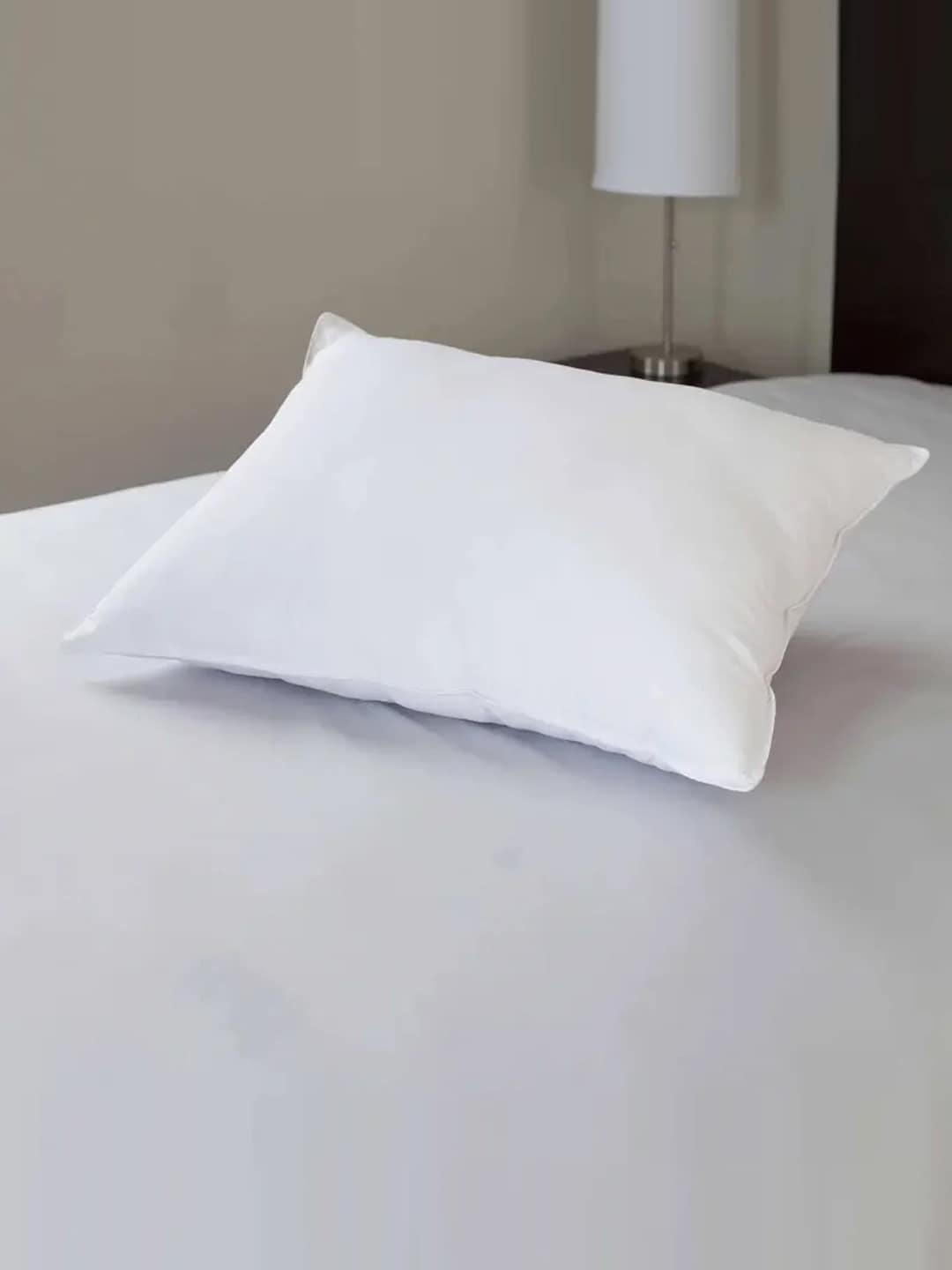 

AVI White Single Medium-Firm Soft Breathable Bed Pillow