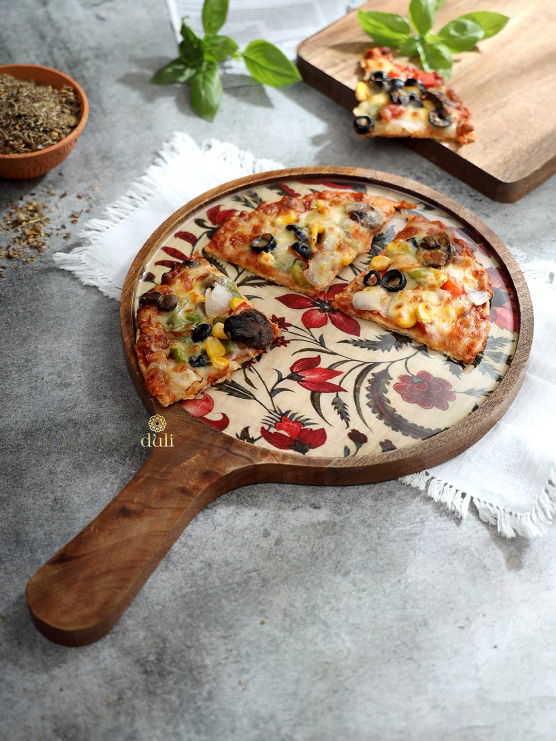 

DULI Brown & Red Wooden Printed Round Serving Tray Platter