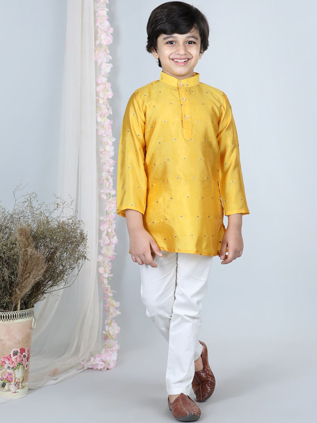

Cutiekins Boys Yellow Ethnic Motifs Embroidered Regular Kurta with Pyjamas, Mustard