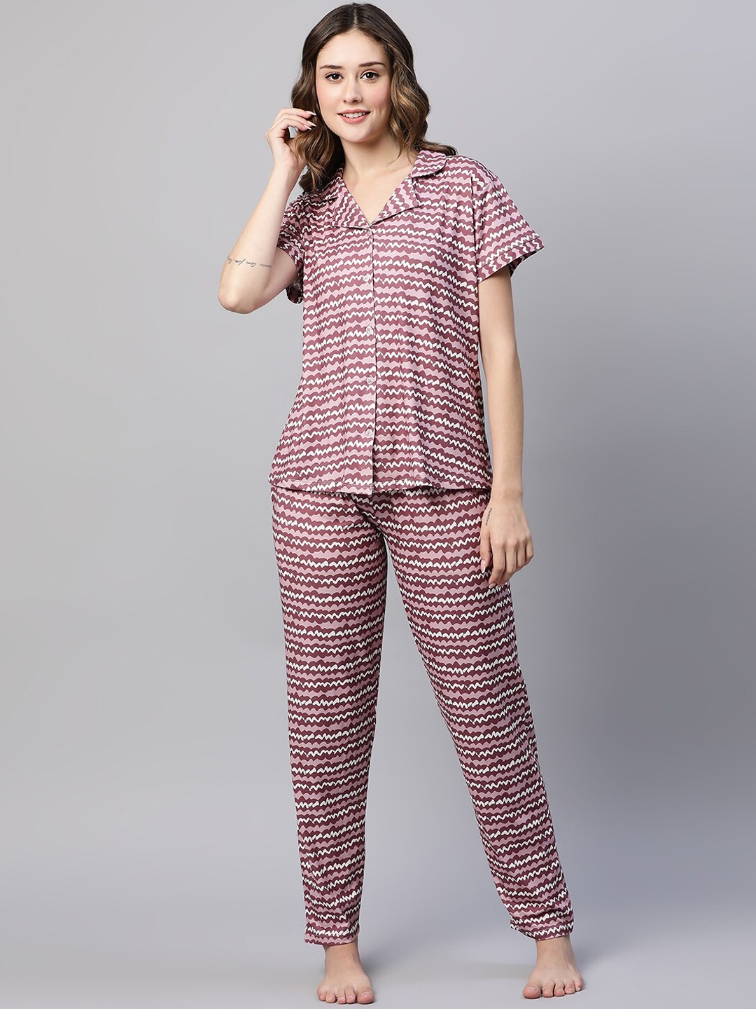 

AV2 Abstract Printed Pure Cotton Night Suit, Pink