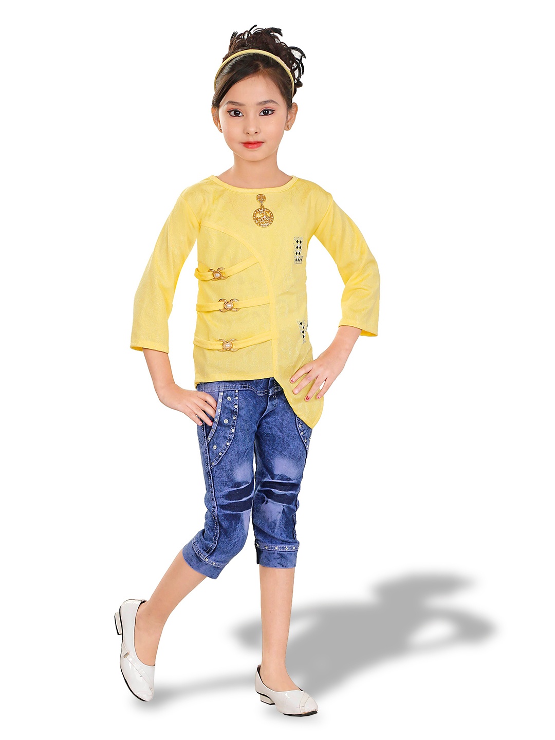

BAESD Girls Embellished Top With Capris, Yellow