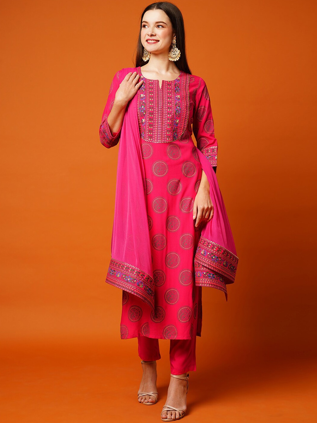 

GoSriKi Ethnic Motifs Printed Regular Kurta with Trousers & Dupatta, Pink