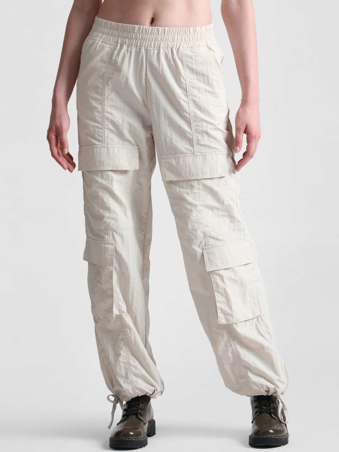 

ONLY Women High-Rise Loose Fit Plain Cargos, Beige