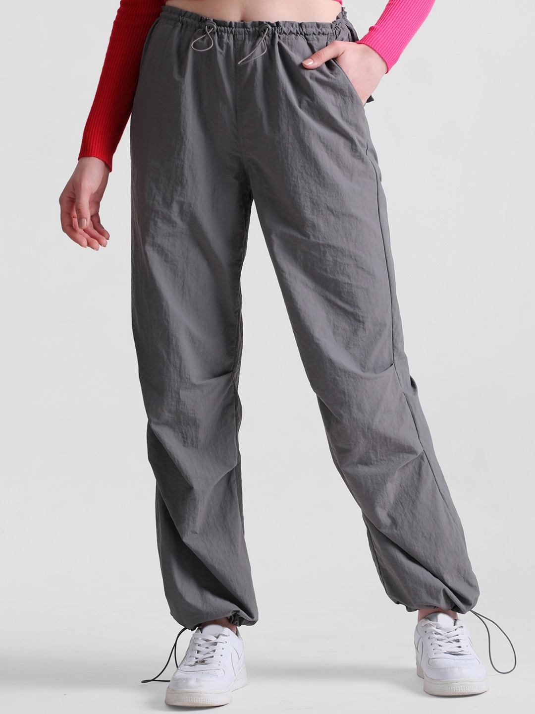 

ONLY Women High-Rise Loose Fit Plain Parachute Parallel Trousers, Grey