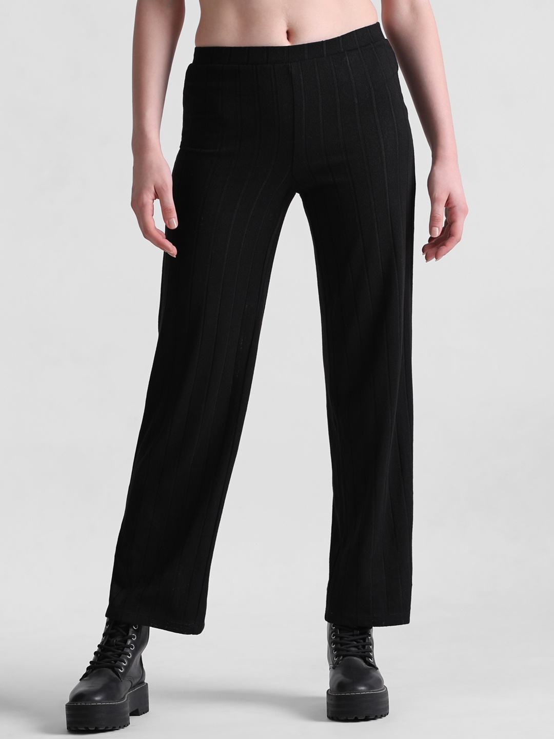 ONLY Women High-Rise Plain Flared Parallel Trousers, Black