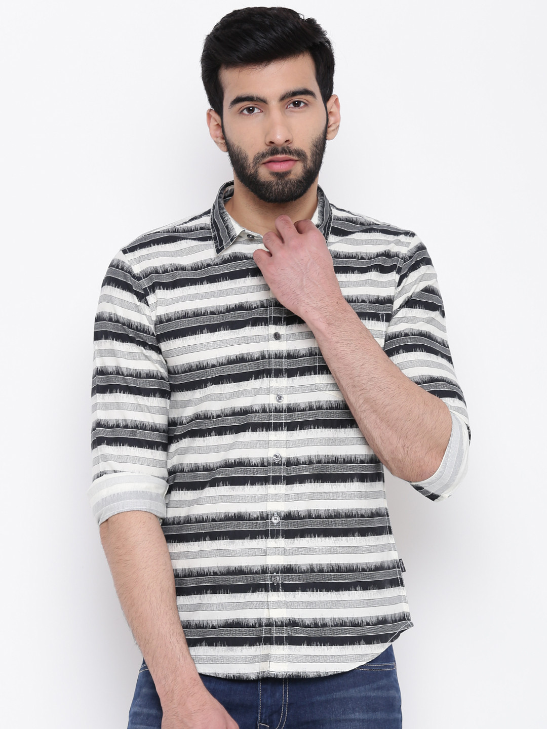 

Pepe Jeans Men Black & Off-White Slim Fit Striped Casual Shirt
