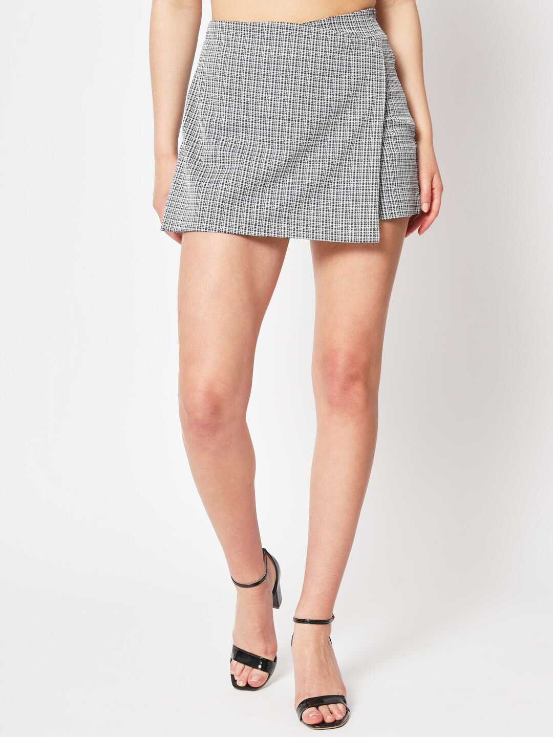 

Zastraa Jaquard Checked Asymmetric Hem Jaquard Skorts, Black