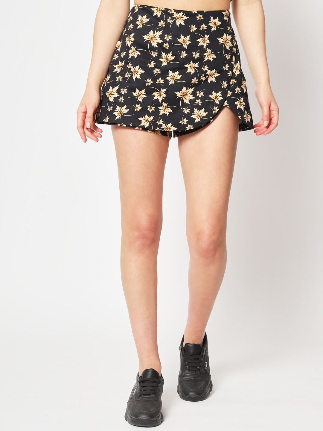 

Zastraa Black High-Waist Conversational Printed Mini Skort