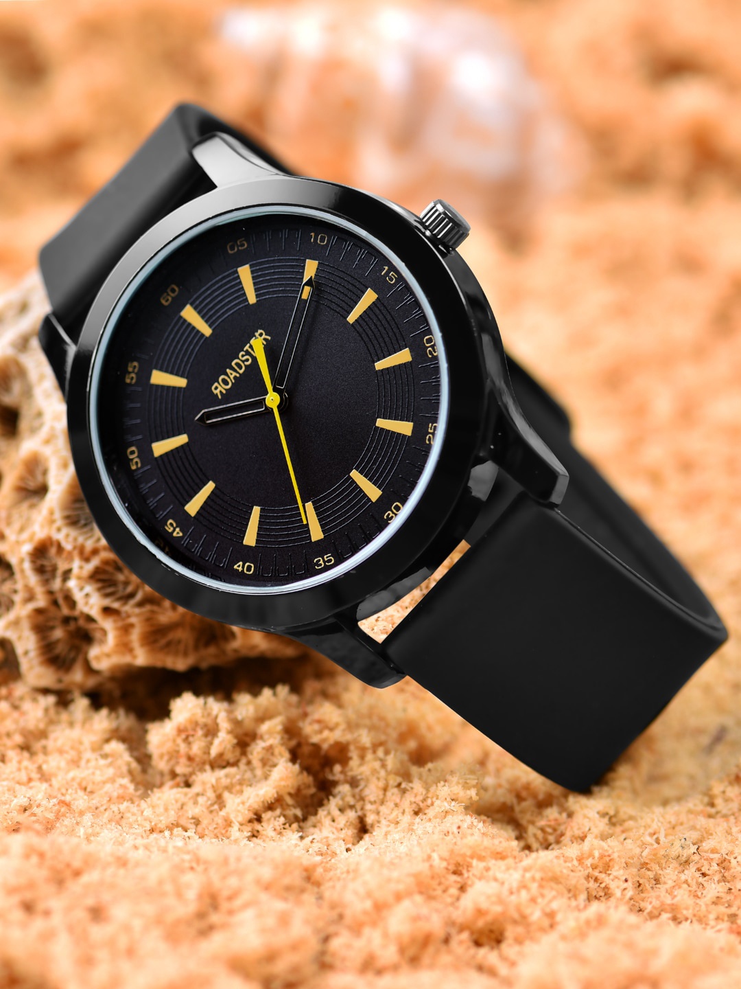 

Roadster Men Analog Dial Wrist Watch HOBRD-113-BK, Black