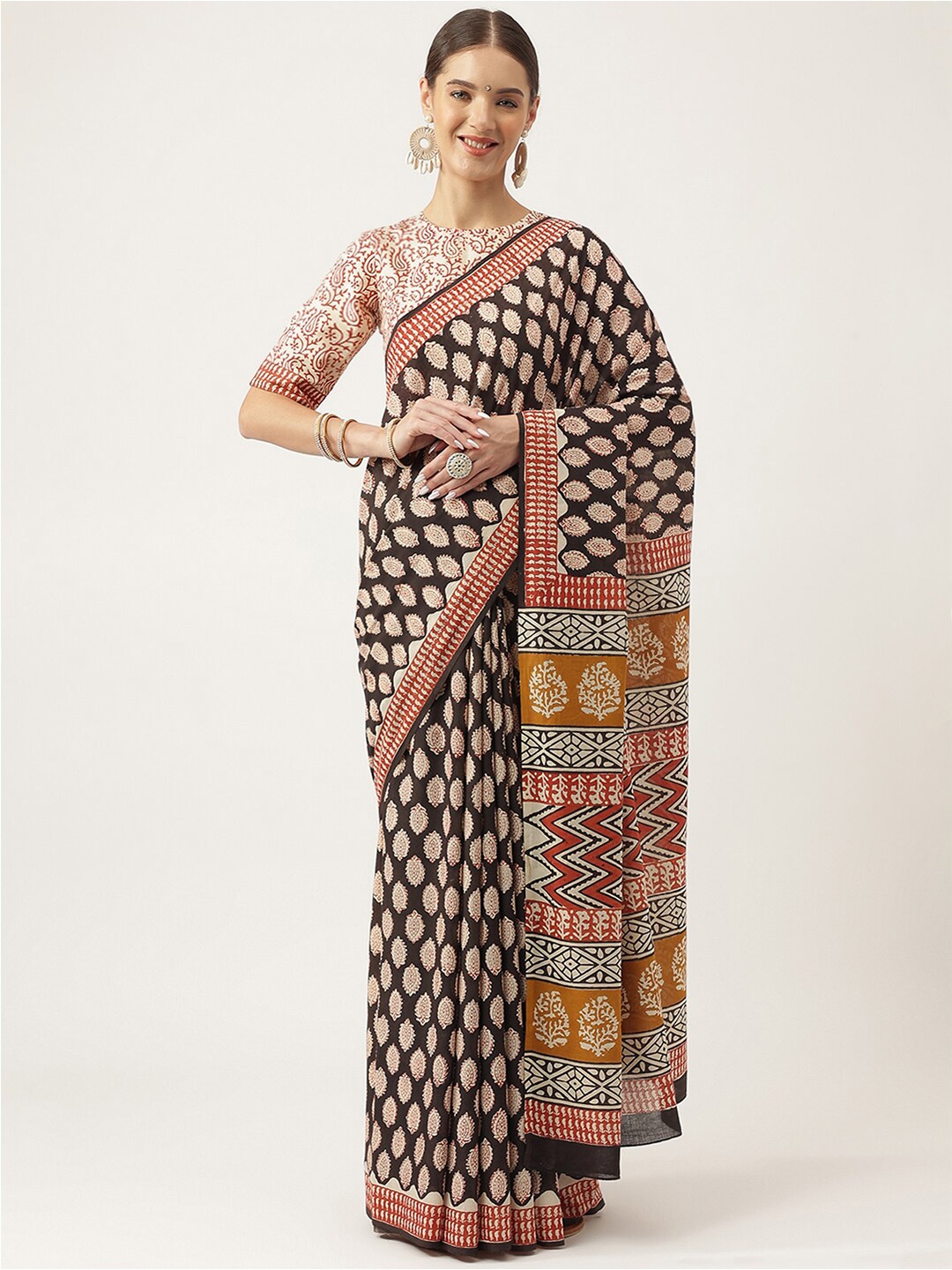 

Divena Ethnic Motifs Pure Cotton Bagru Saree, Black