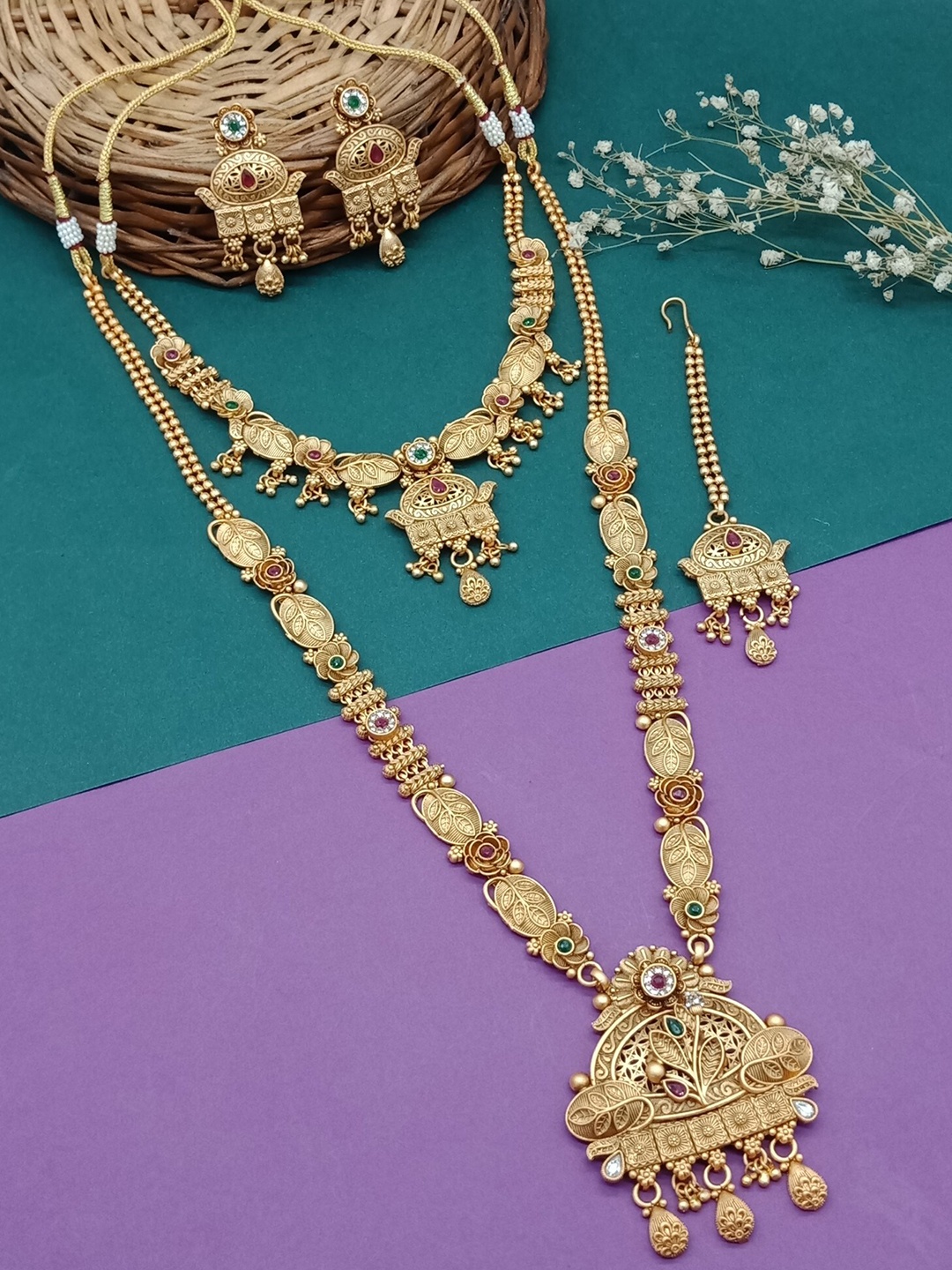 

AASHISH IMITATION Gold-Plated Kundan-Studded Jewellery Set
