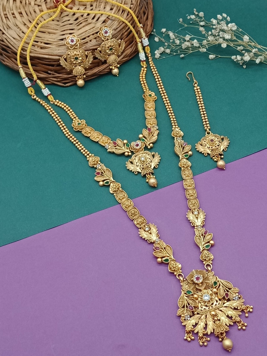 

AASHISH IMITATION Gold-Plated Kundan-Studded Jewellery Set