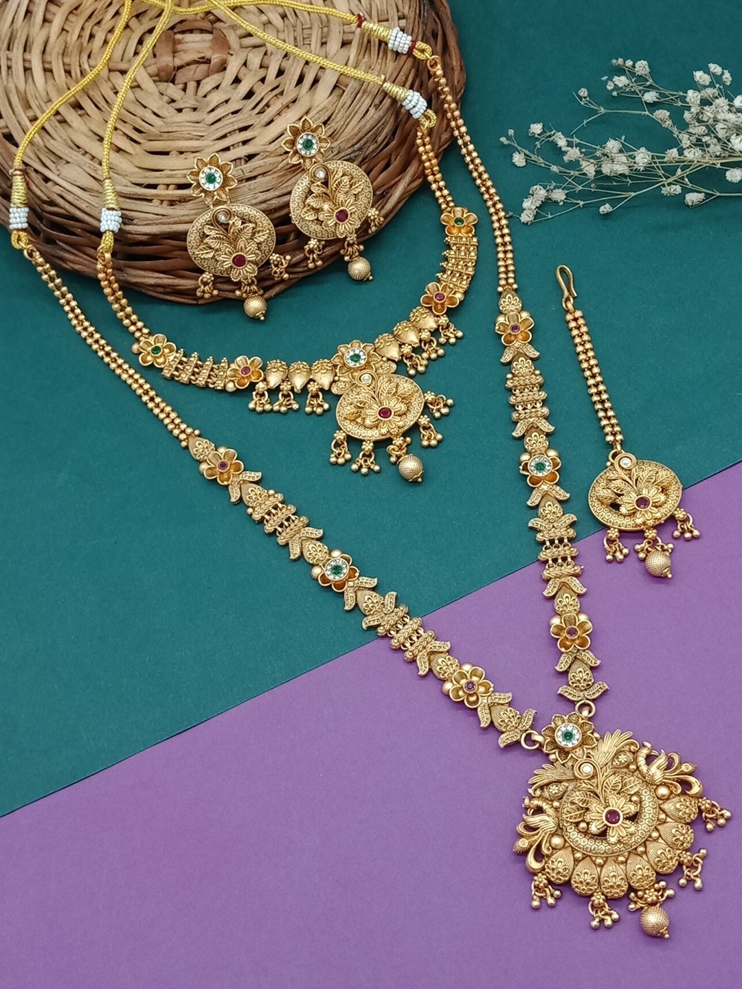 

AASHISH IMITATION Gold-Plated Kundan-Studded Jewellery Set