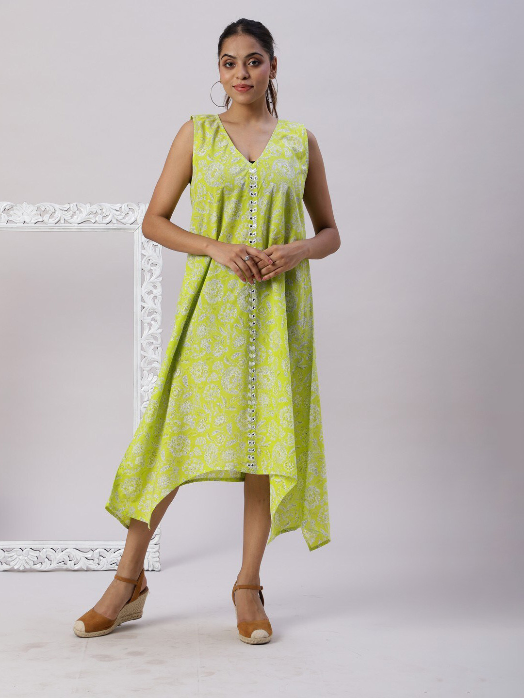 

Spring Soul Floral Printed V-Neck Sleeveless Cotton A-Line Midi Dress, Lime green