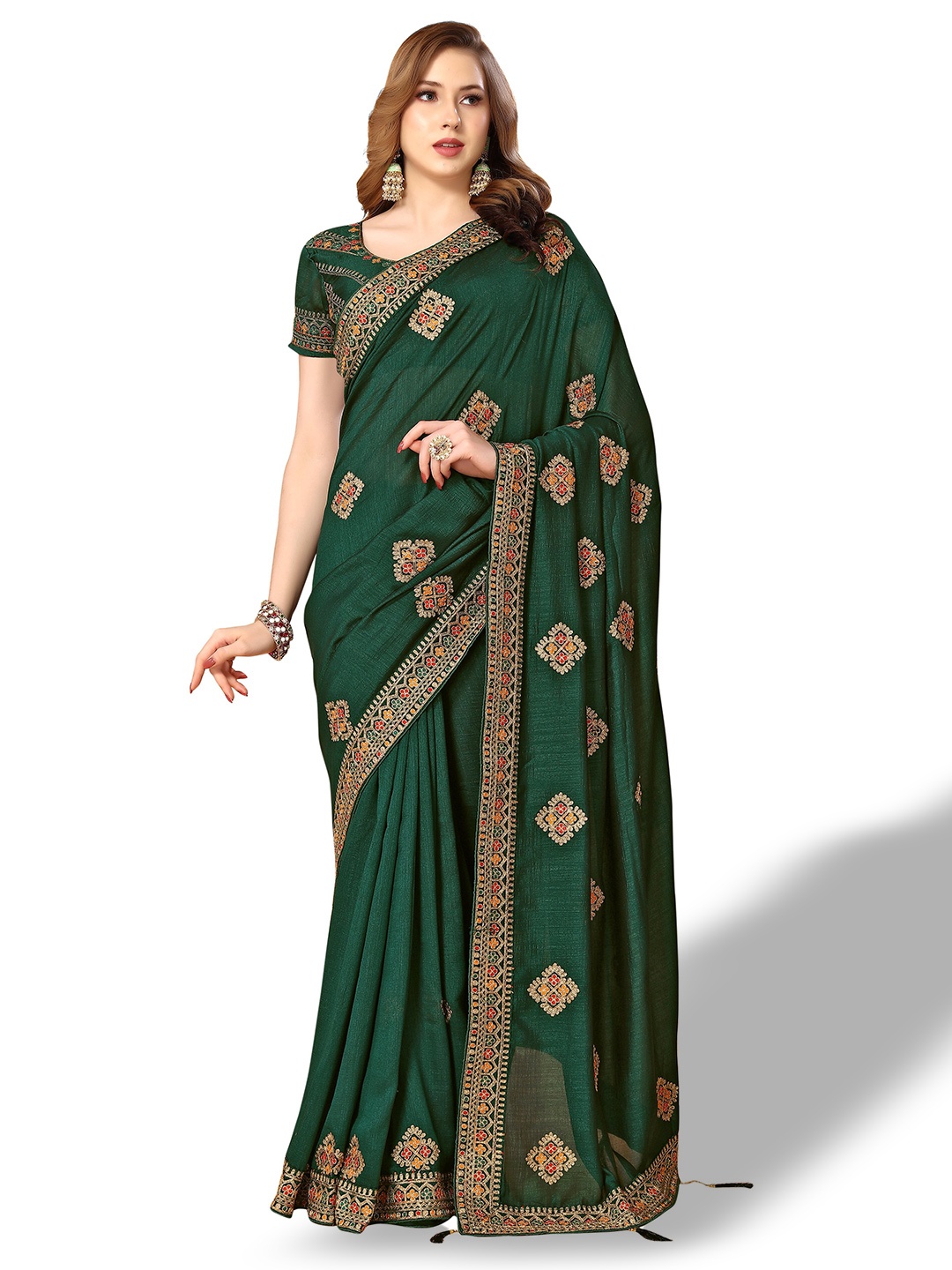 

Nimayaa Ethnic Motifs Embroidered Saree, Green