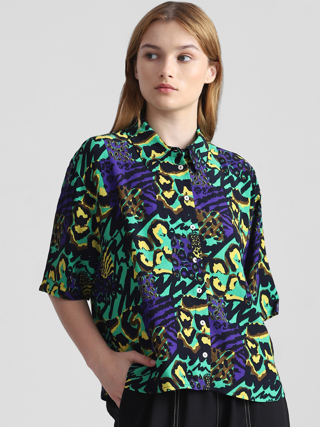 

ONLY Onlgot Ss Abstract Printed Spread Collar Regular Fit Casual Shirt, Green
