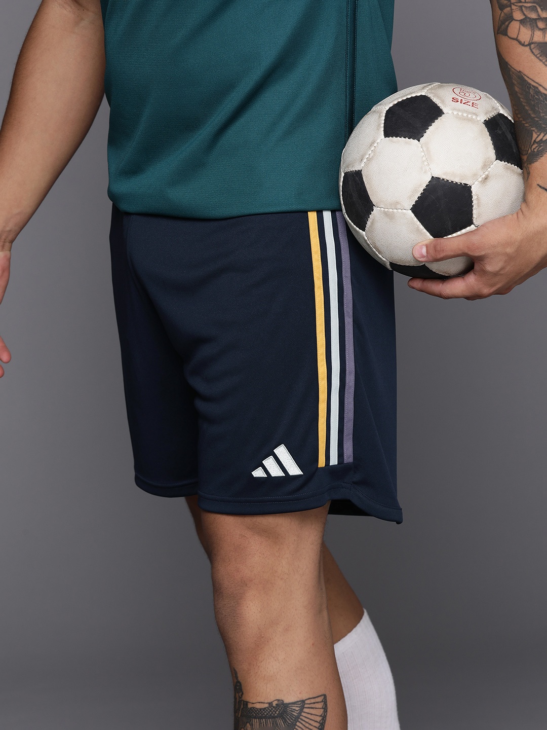 

ADIDAS Men Real Madrid 23/24 Away Football Shorts, Navy blue