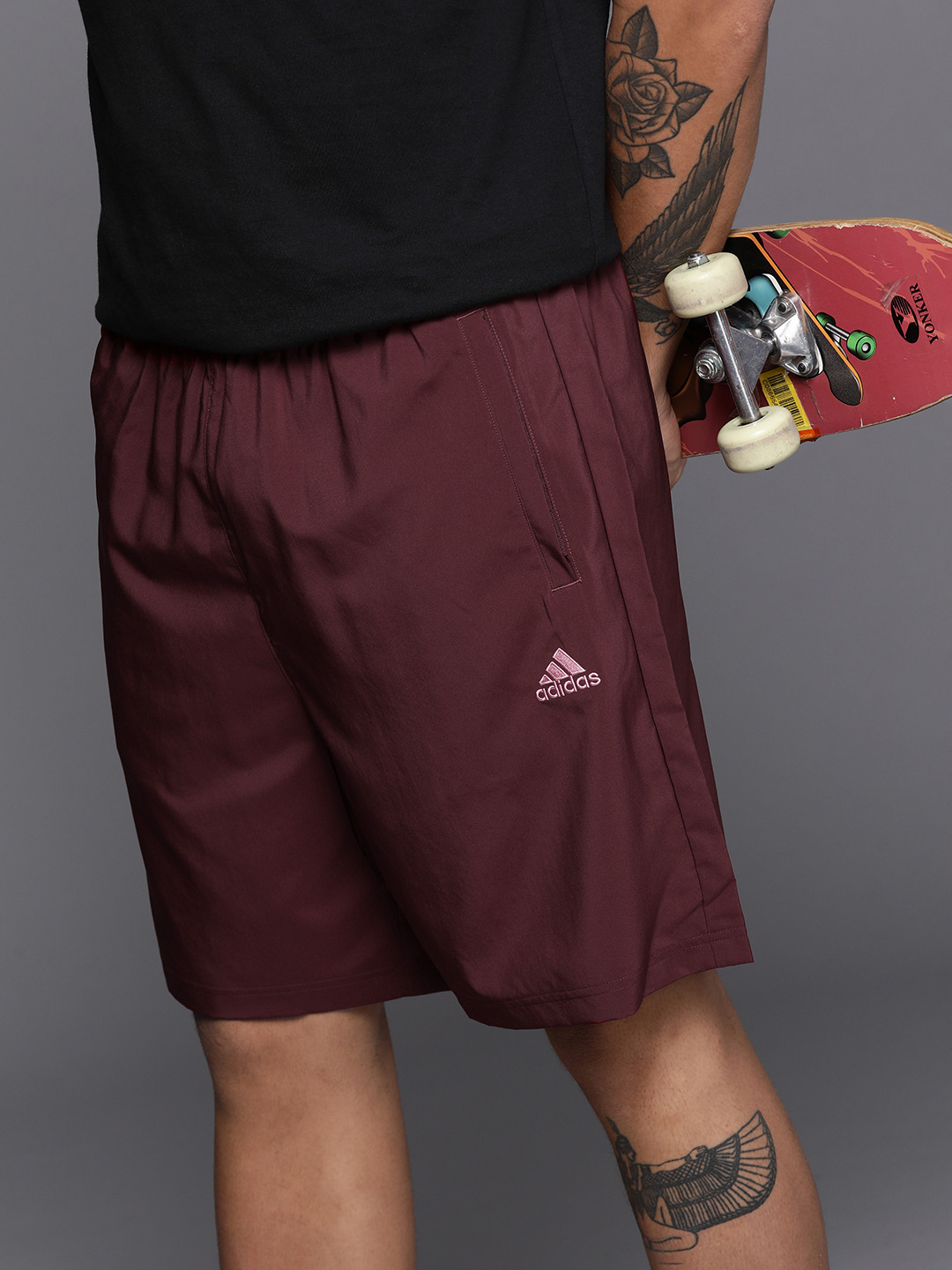 

ADIDAS Men Scribble Shorts, Maroon