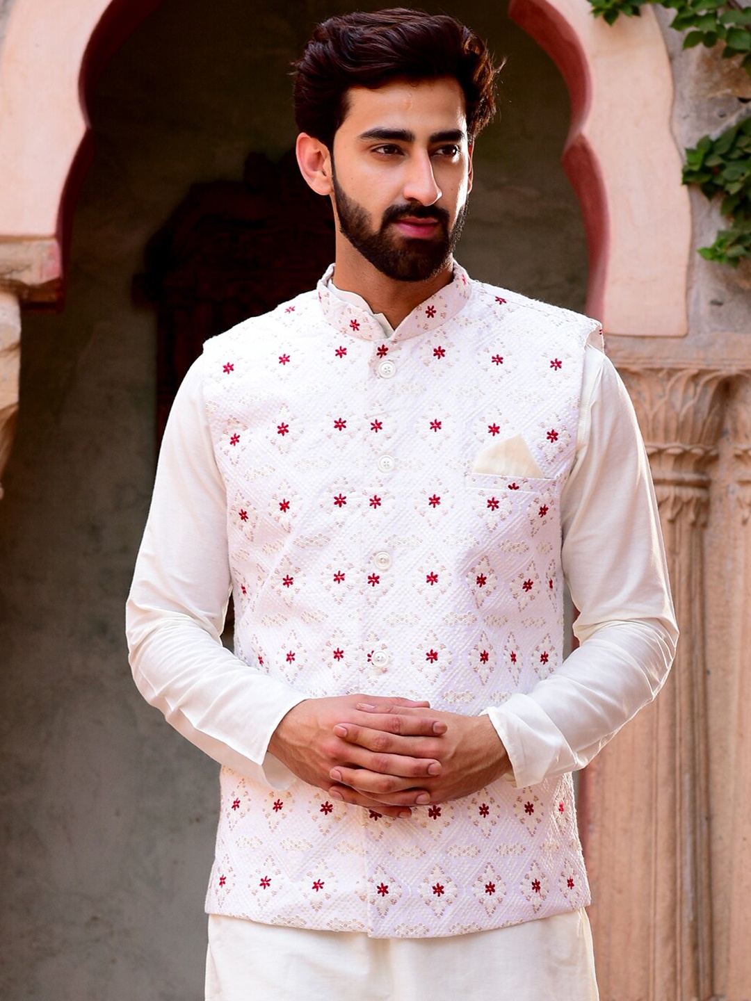 

HOUSE OF DEYANN Men Embellished Mandarin Collar Nehru Jackets, White