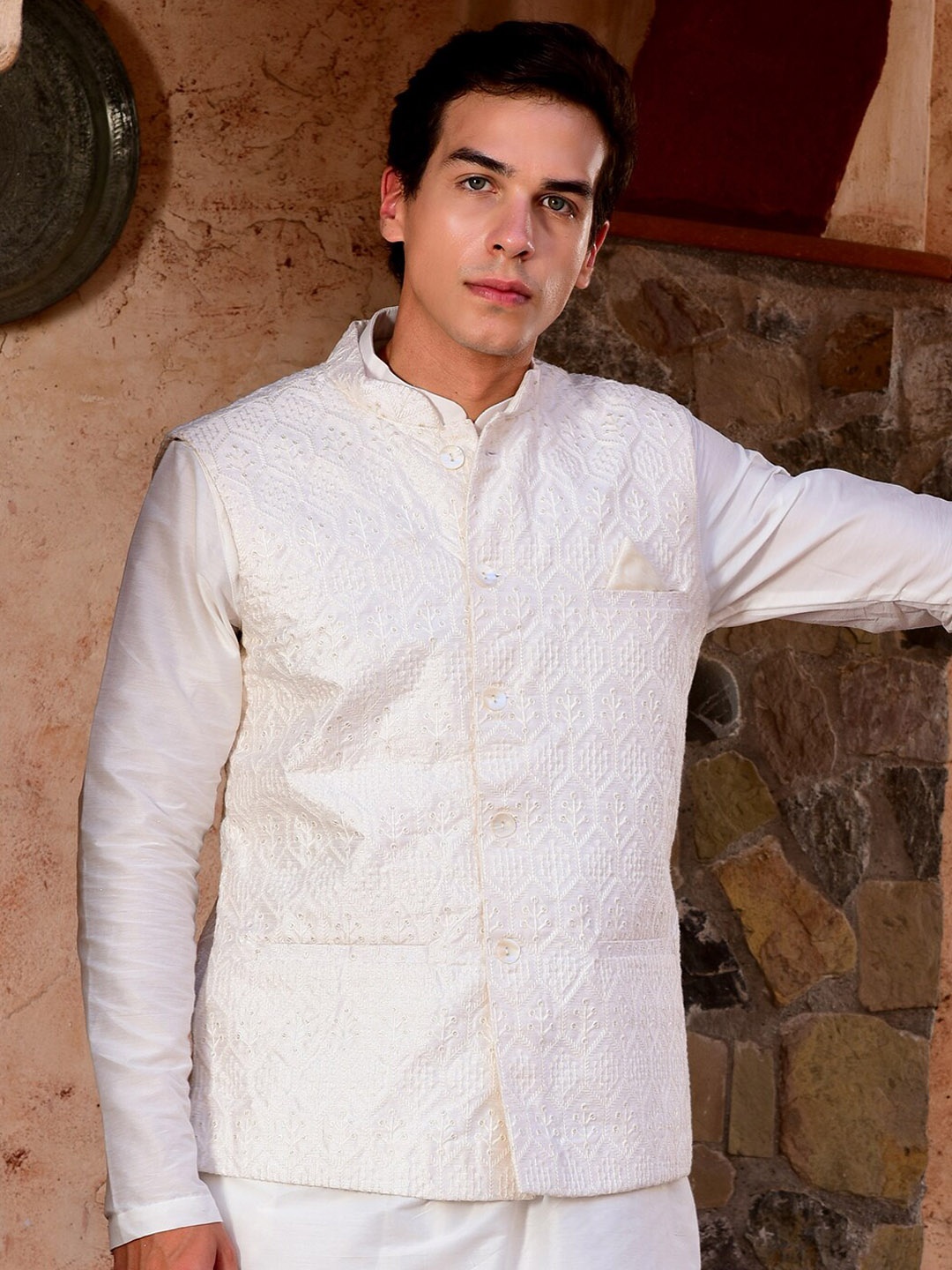 

HOUSE OF DEYANN Sequin Embroidered Mandarin Collar Nehru Jacket, Off white