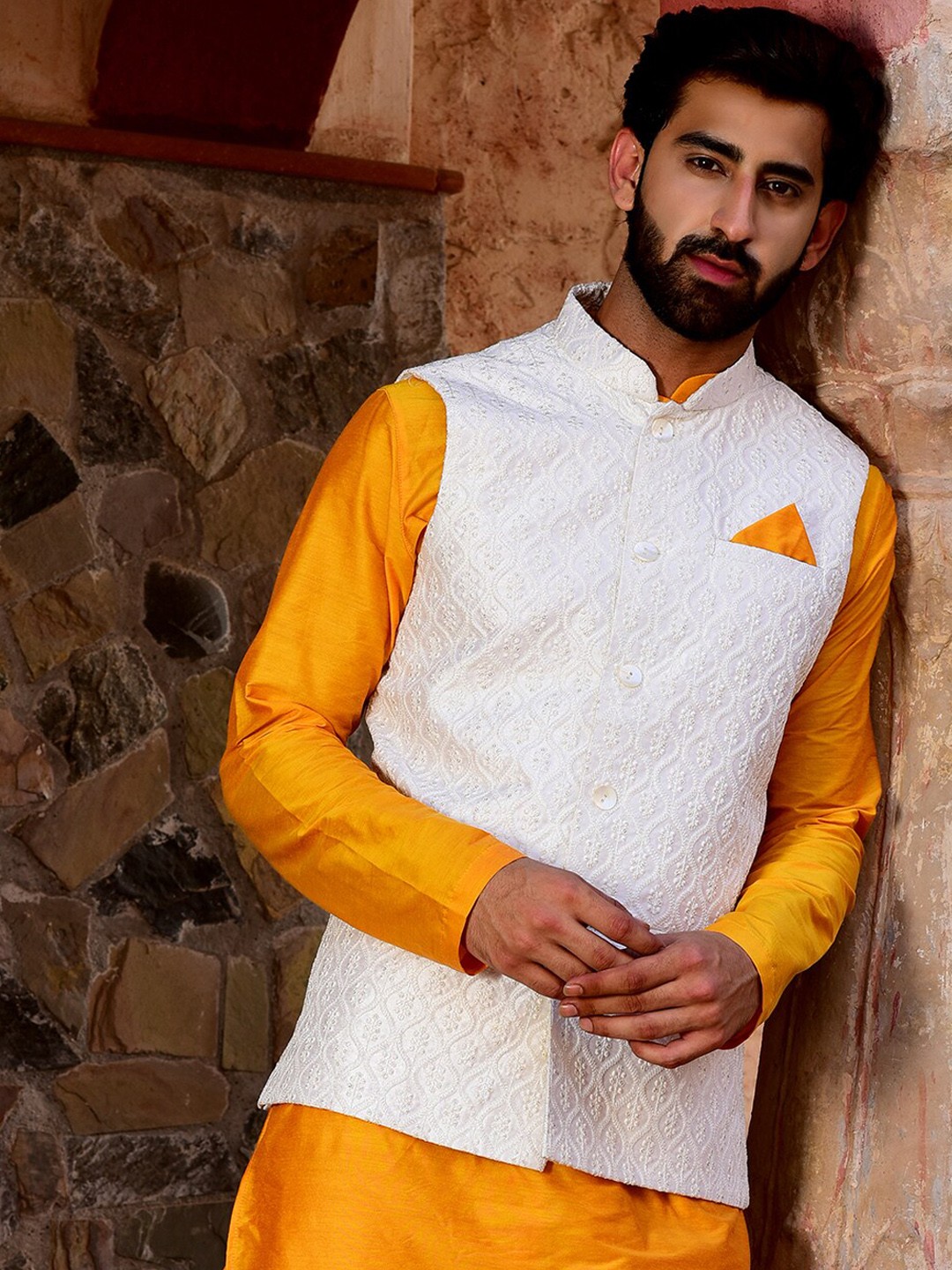 

HOUSE OF DEYANN Chikankari Embroidered Nehru Jacket With Pocket Square, Off white