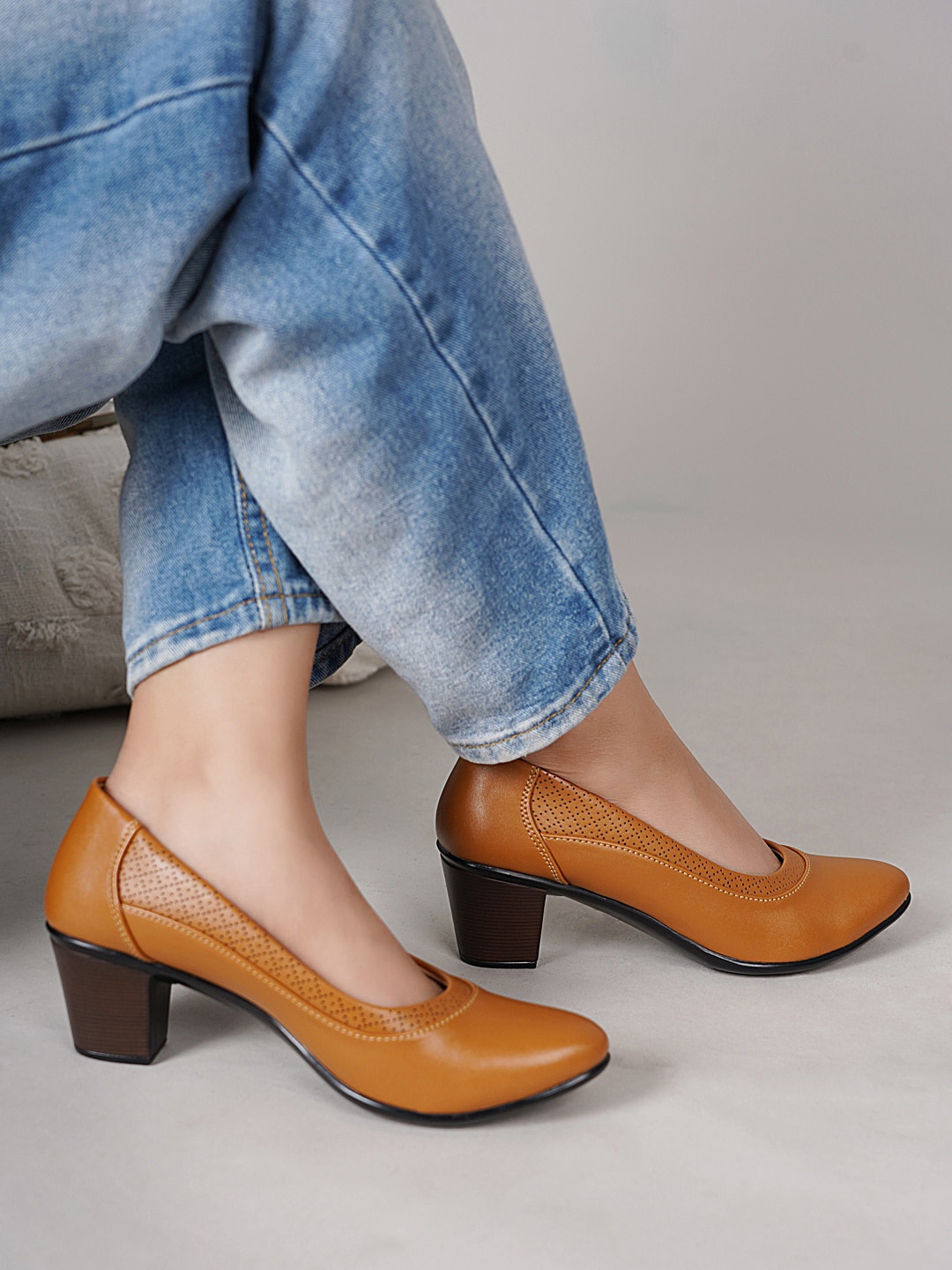 

DressBerry Beige Textured Pointed Toe Block Pumps
