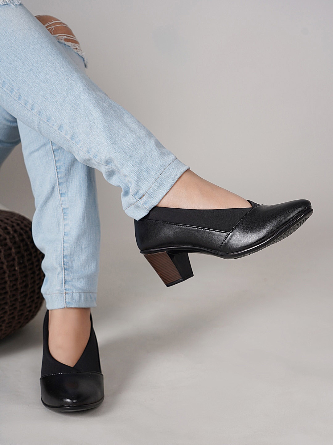 

DressBerry Black Pointed Toe Block Heel Pumps