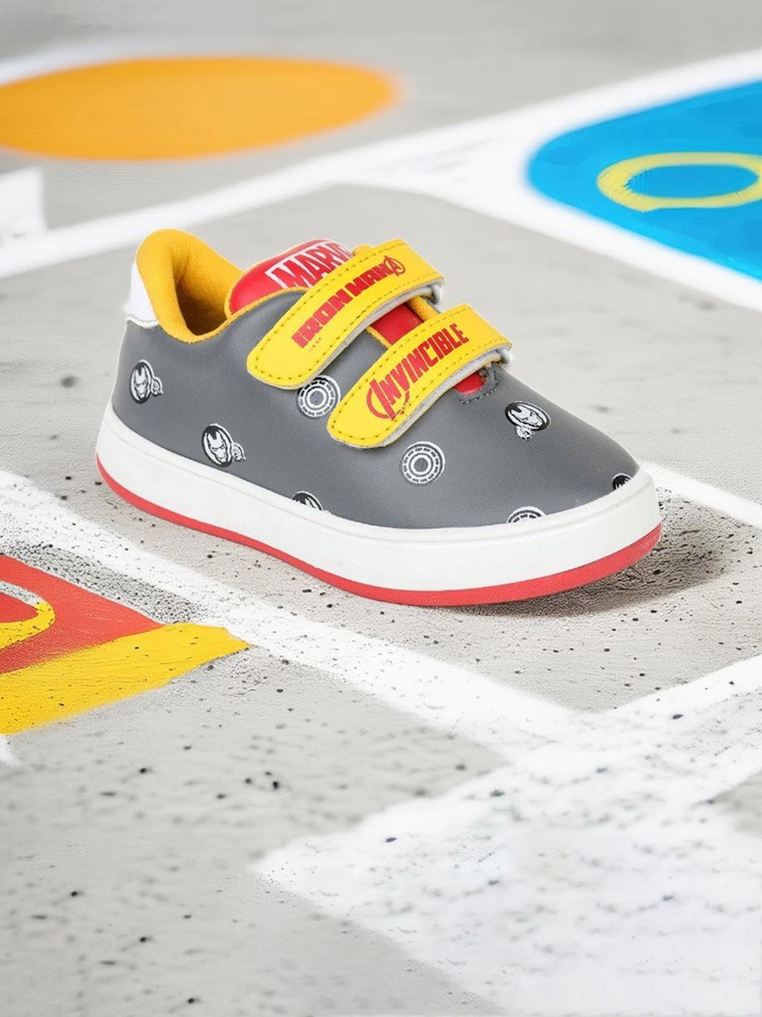 

toothless Boys Avengers Printed Velcro Sneakers, Grey