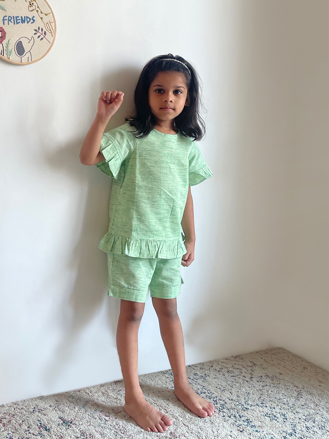 charkhee Girls Solid Pattern Top With Shorts, Green