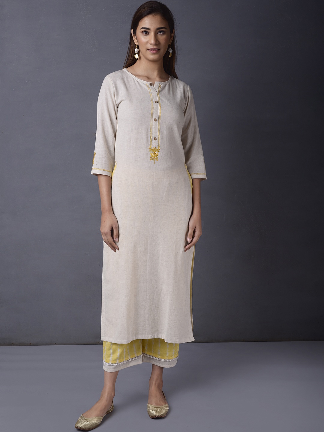 

PINKSKY Round Neck Thread Work Pure Cotton Kurta, Off white