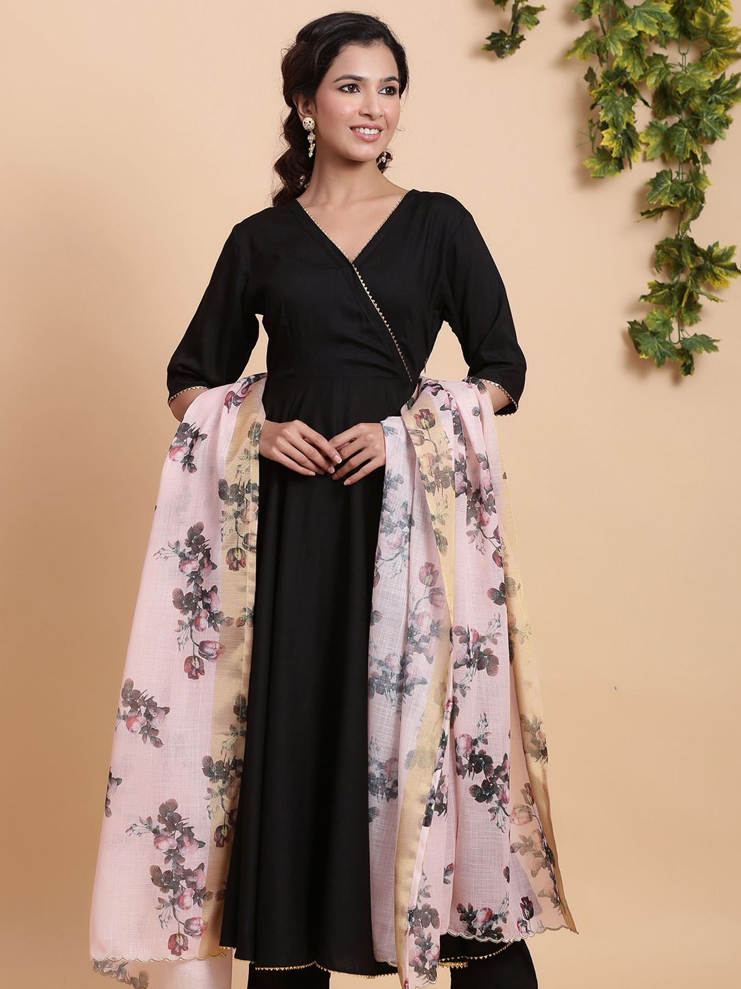 

GILLORI Angrakha Gotta Patti Anarkali Kurta & Trousers With Dupatta, Black
