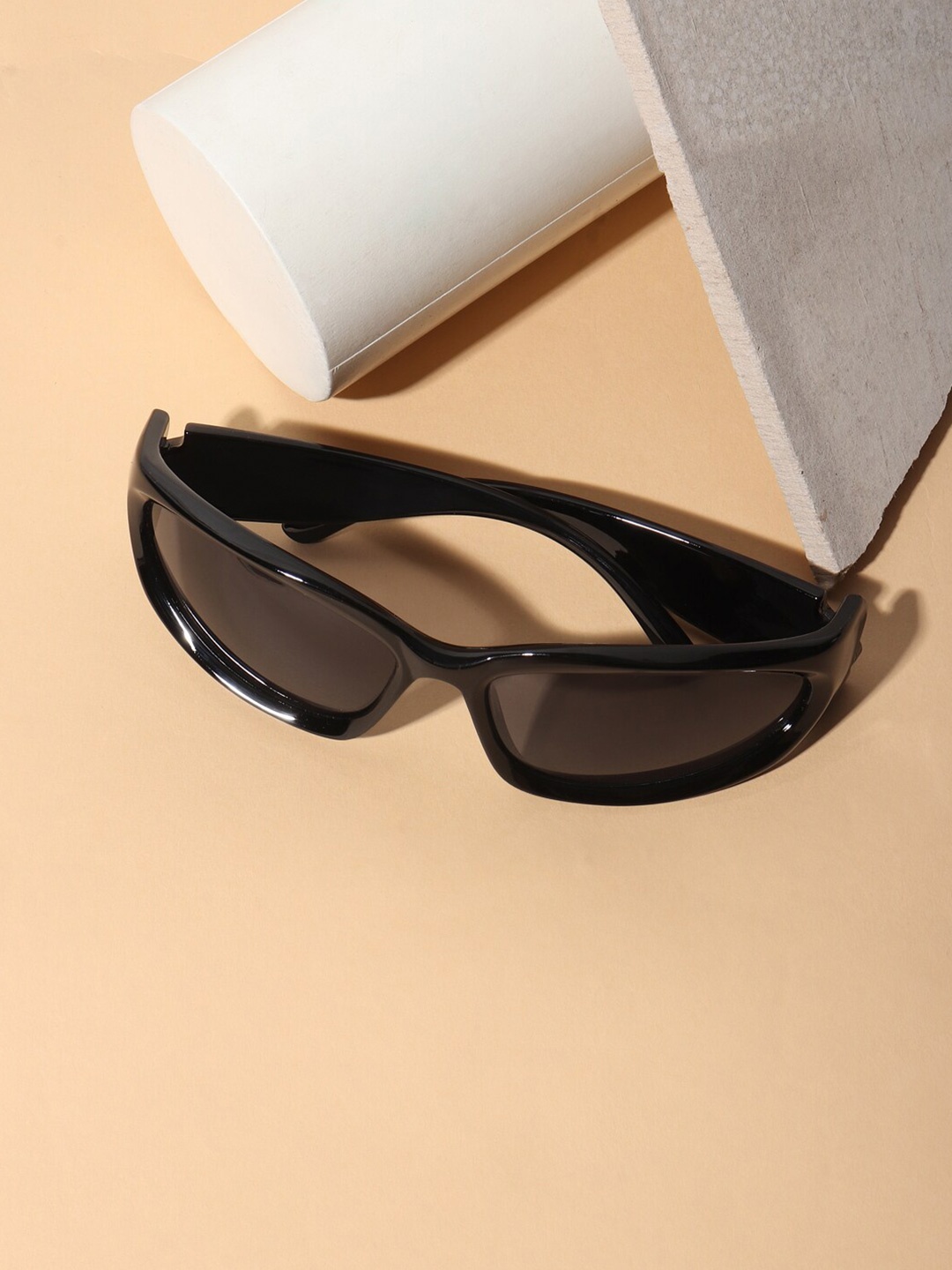 

DressBerry Women Black Sports Sunglasses With UV Protected Lens DB 2090