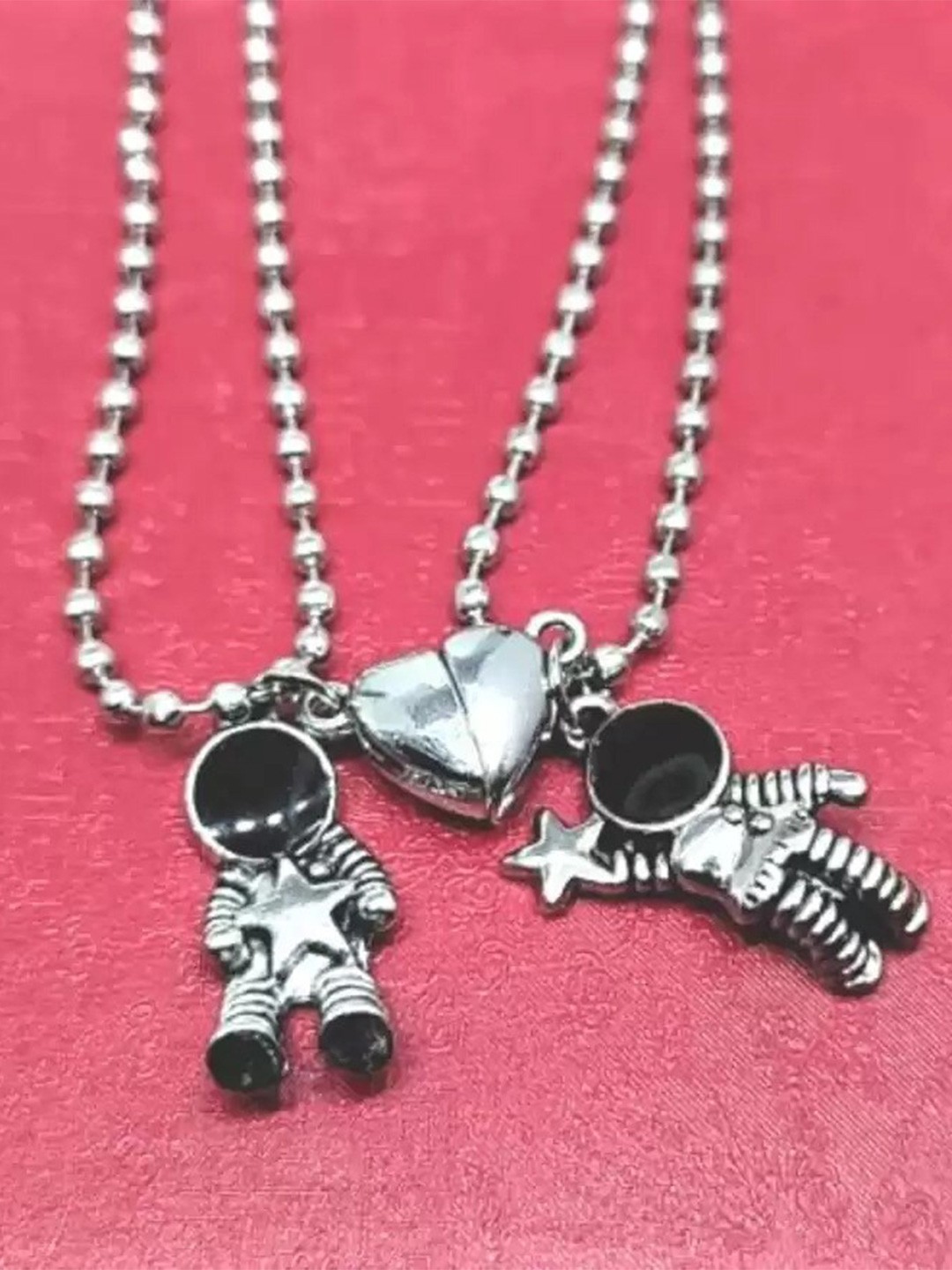 

MEENAZ Unisex Set Of 2 Silver-Plated Magnetic Pendant With Chain