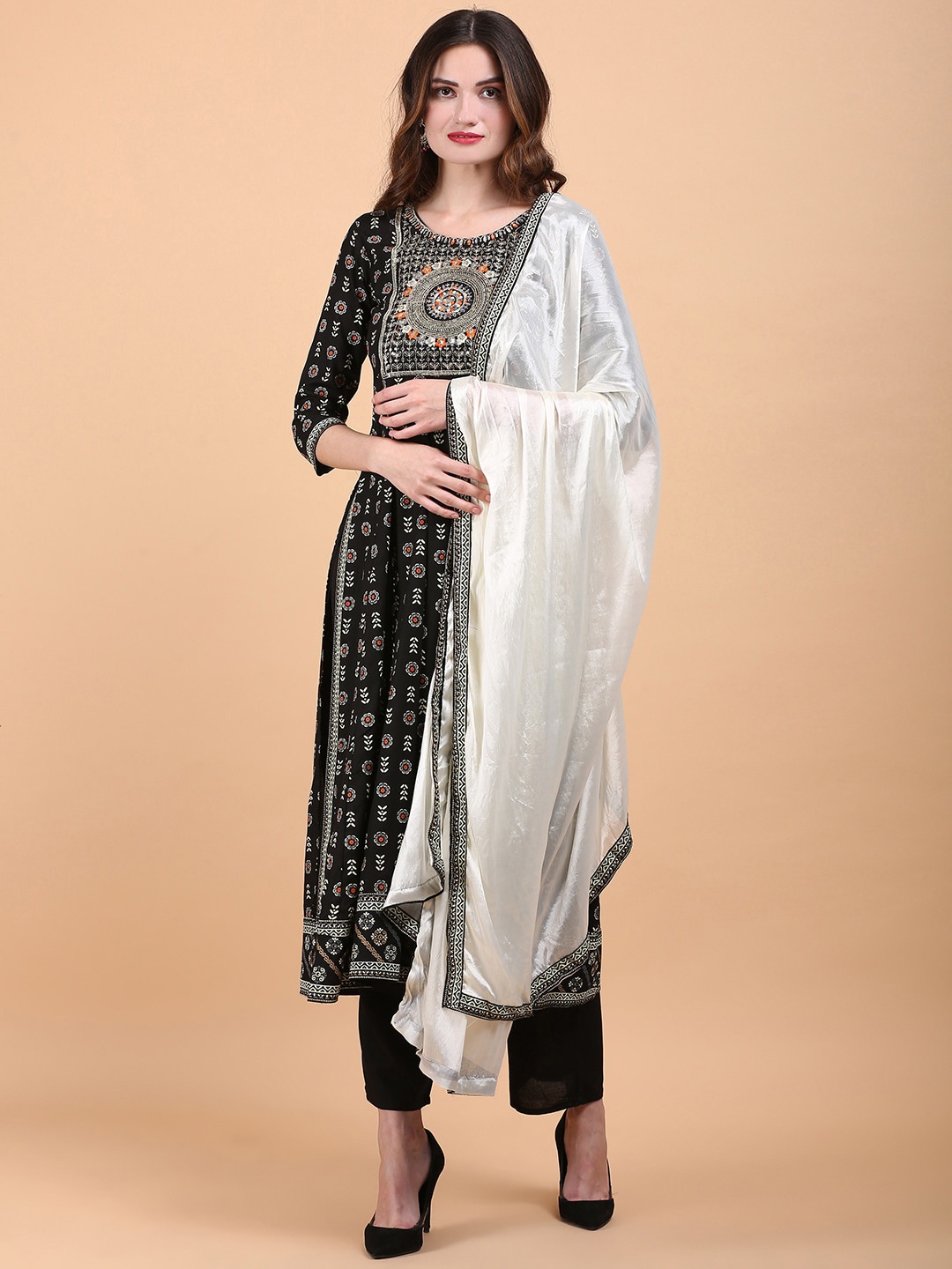 

TOULIN Ethnic Motif Printed Thread Work High Slit Straight Kurta With Trousers & Dupatta, Black