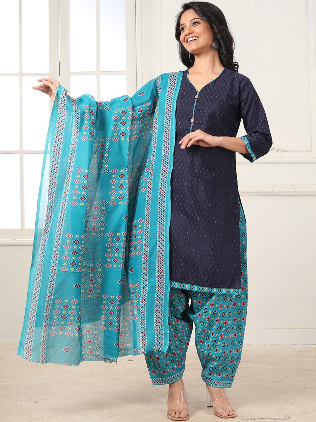 

KALINI Ethnic Motifs Printed V-Neck Regular Kurta with Patiala & With Dupatta, Navy blue