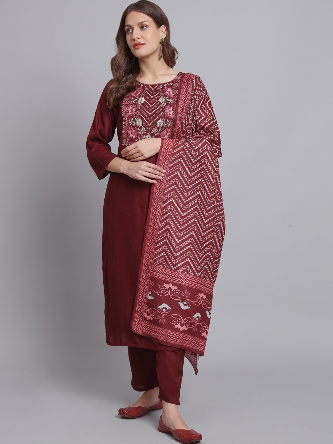 

Vbuyz Floral Embroidered Kurta with Trousers & With Dupatta, Maroon