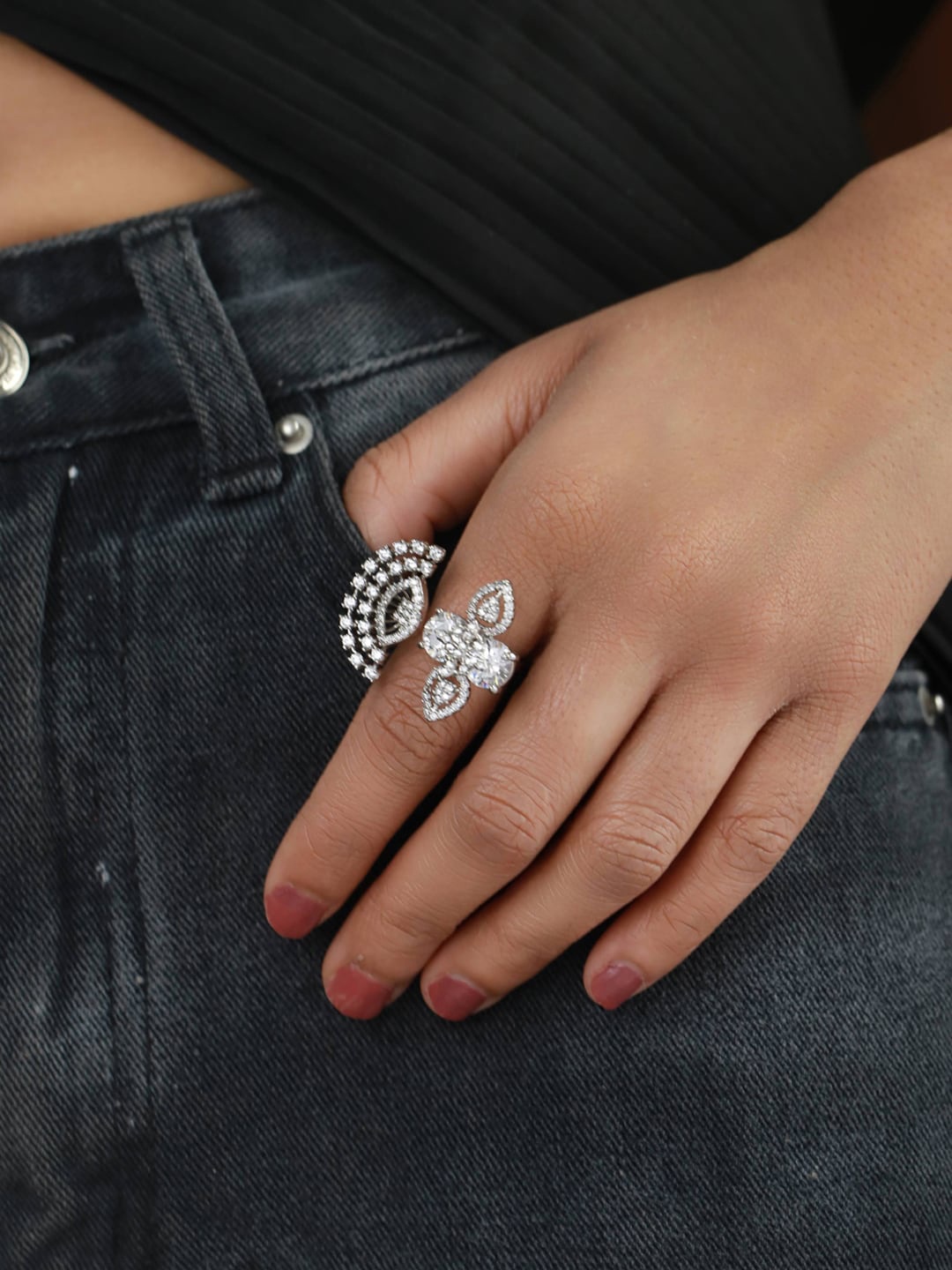 

DressBerry Rhodium-Plated CZ-Studded Adjustable Floral Finger Ring, Silver