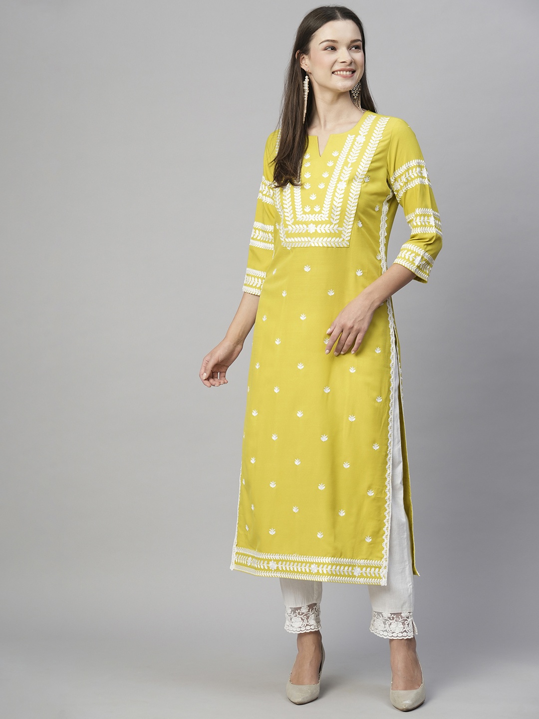 

GoSriKi Ethnic Motif Embroidered Kurta, Yellow
