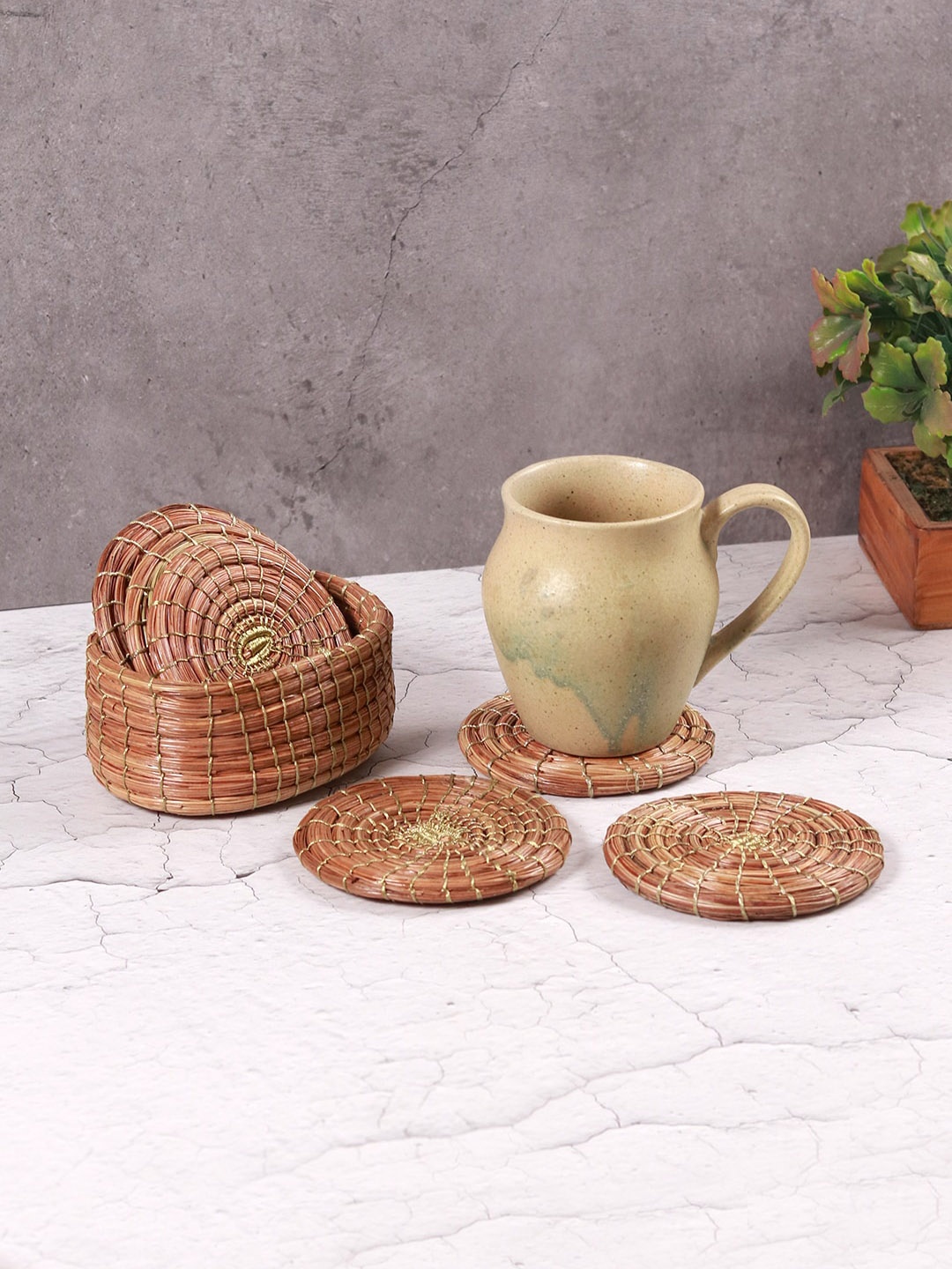 

Unravel India Brown 6-Pieces Pirul's Classy Pine Wood Tea Coaster Set