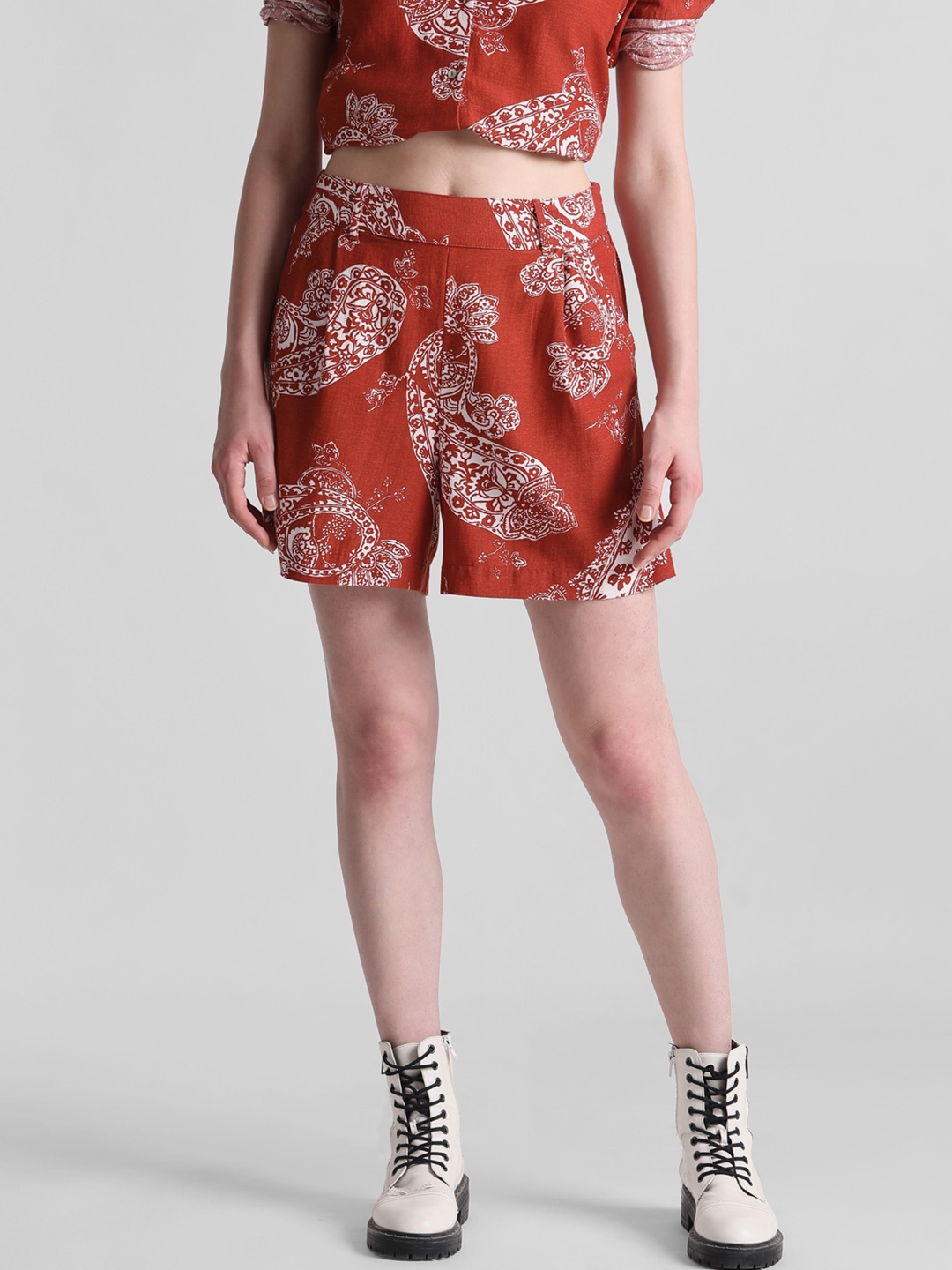 ONLY Women Onl Slay Floral Printed Shorts, Brown