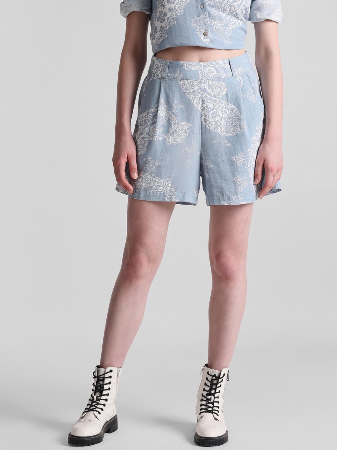 ONLY Women Onl Slay Floral Printed Shorts, Blue