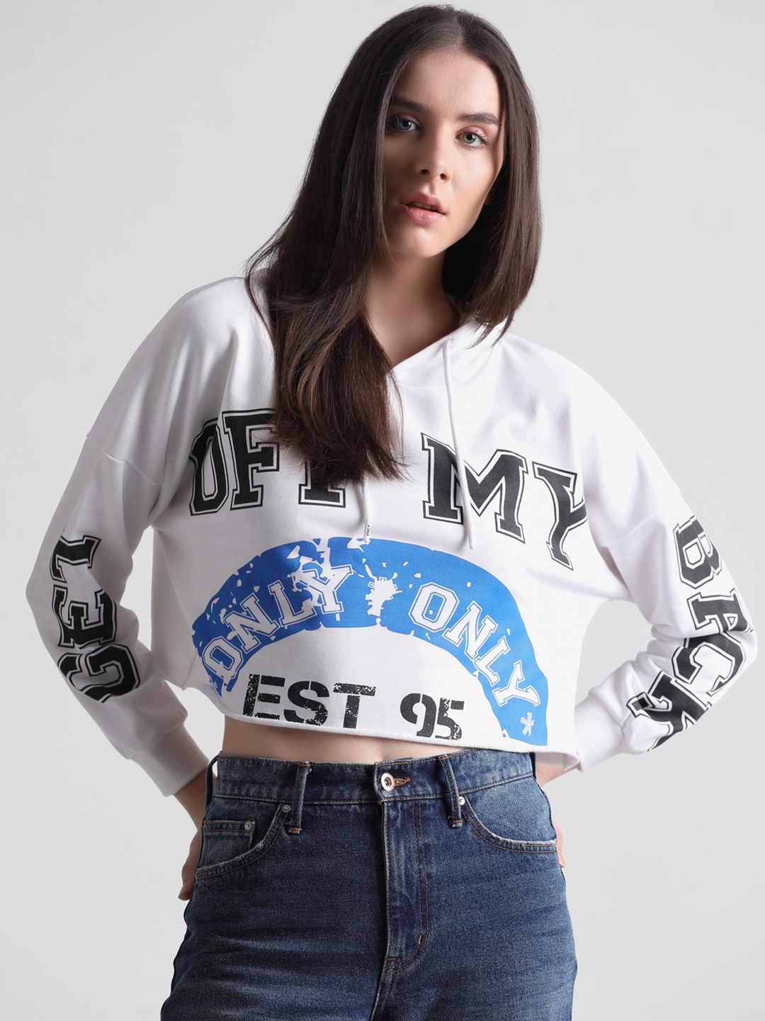 

ONLY Typography Printed Hooded Crop Sweatshirt, White