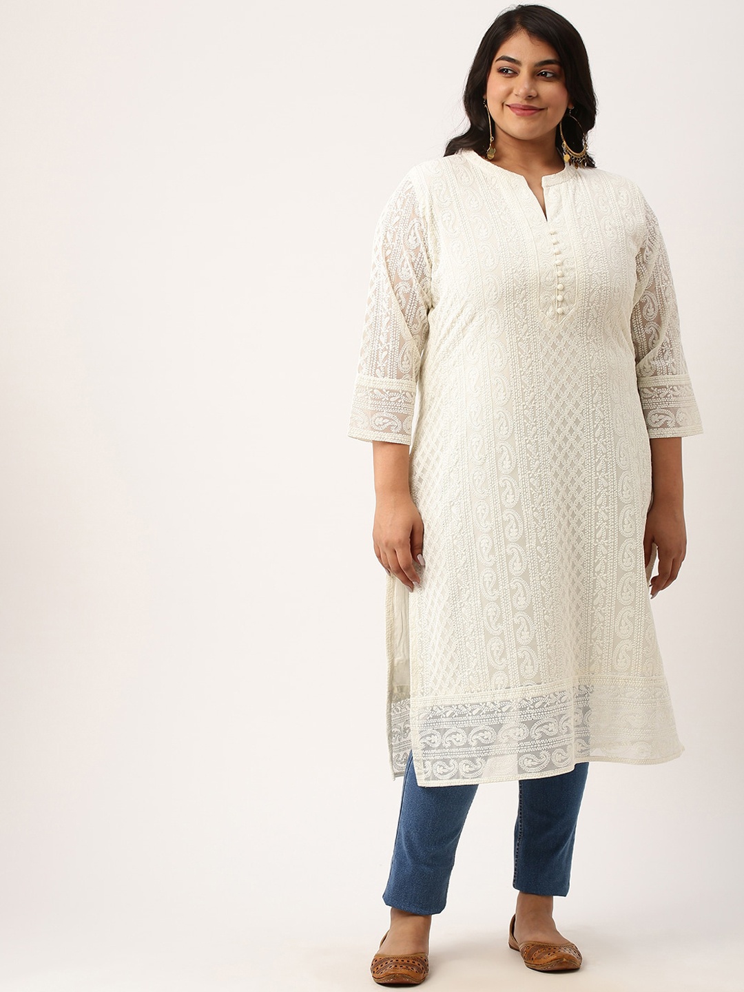 

Zola Plus Paisley Embroidered Chikankari Pure Georgette Kurta, Off white