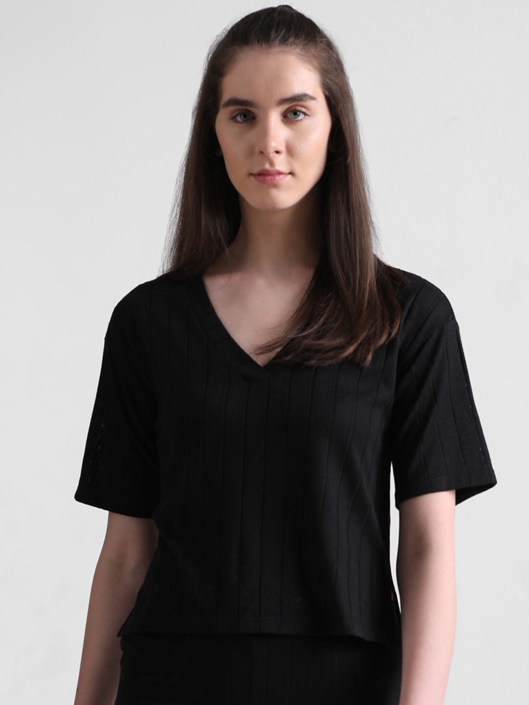 

ONLY V-Neck Drop-Shoulder Sleeves T-Shirt, Black