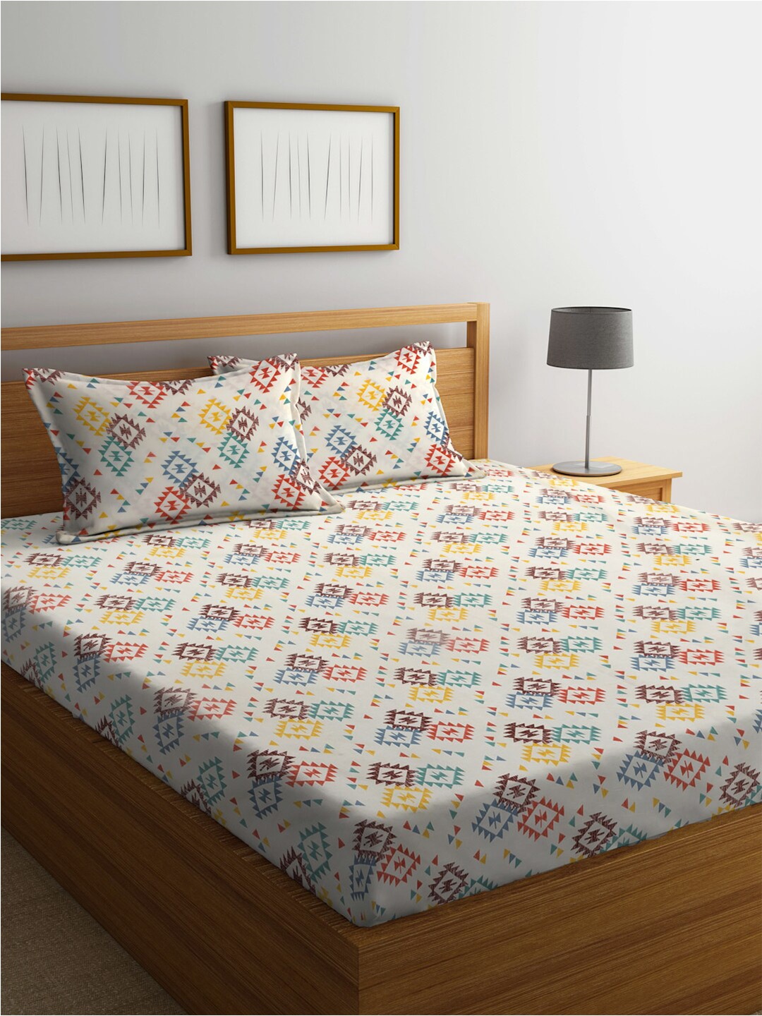 

Arrabi Cream-Coloured & Red Graphic 300 TC King Bedsheet with 2 Pillow Covers