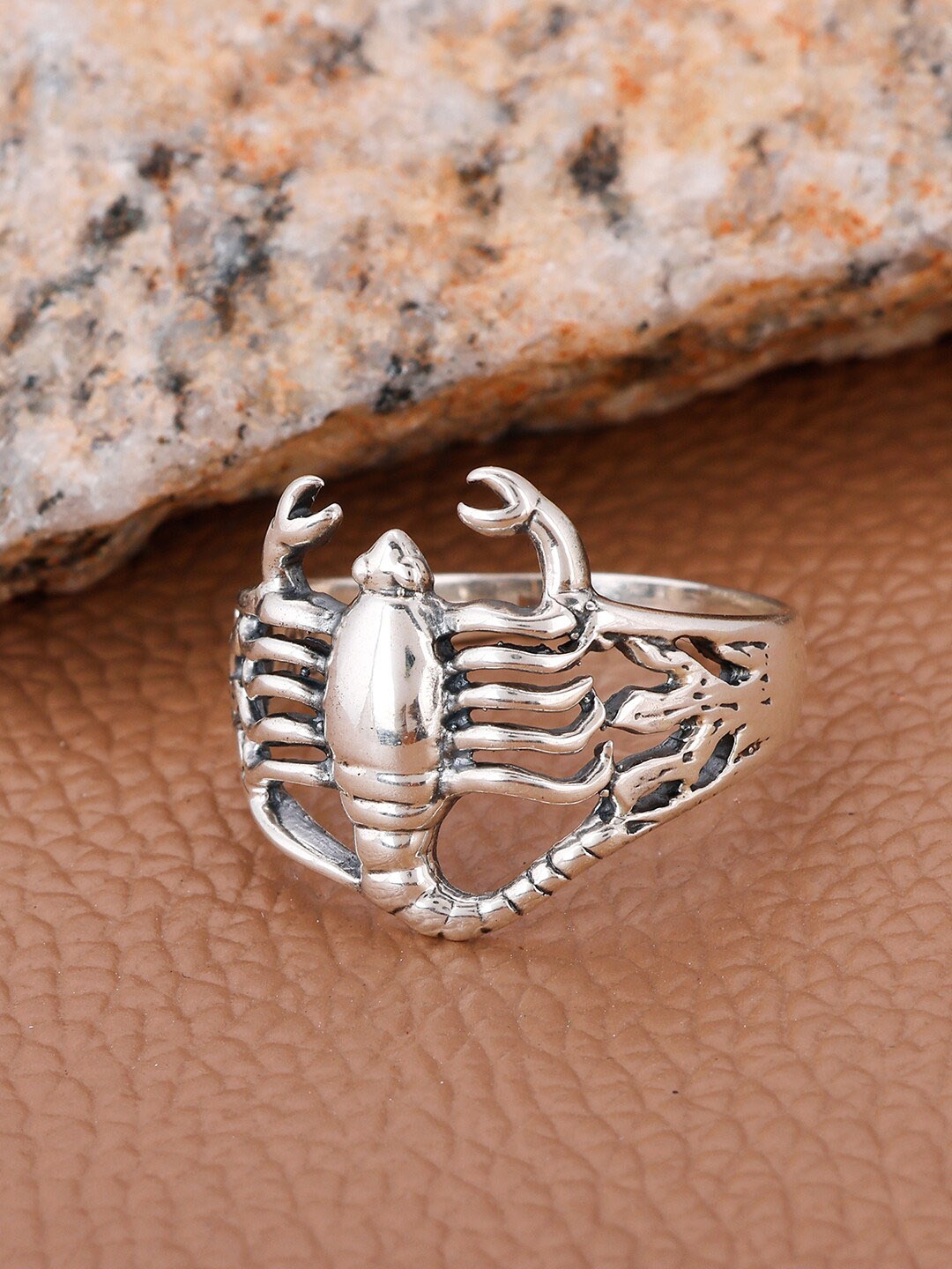 

GIVA Men 925 Sterling Silver Oxidised Scorpion Finger Ring