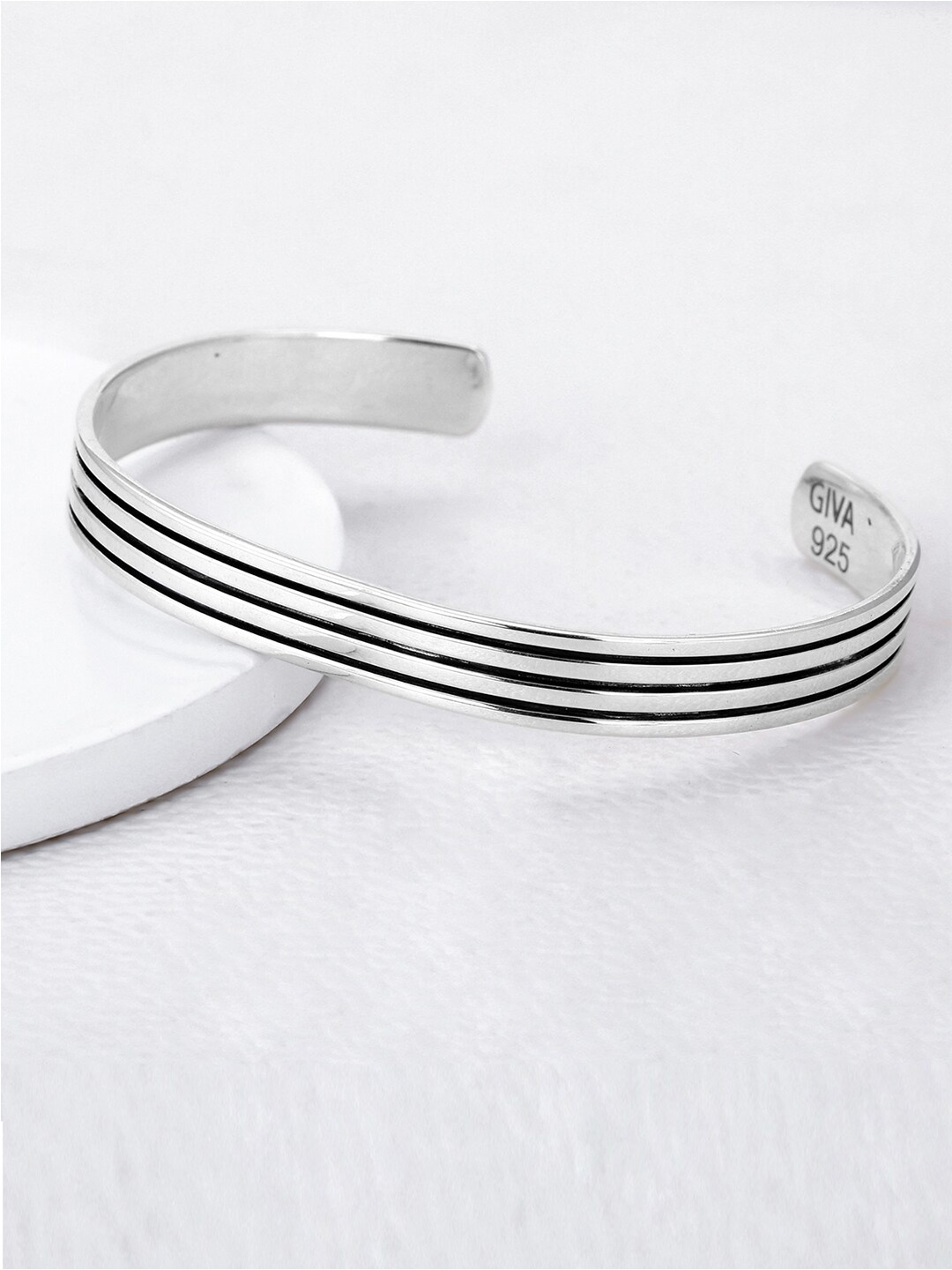 

GIVA Men Sterling Silver-Plated Oxidised Cuff Bracelet