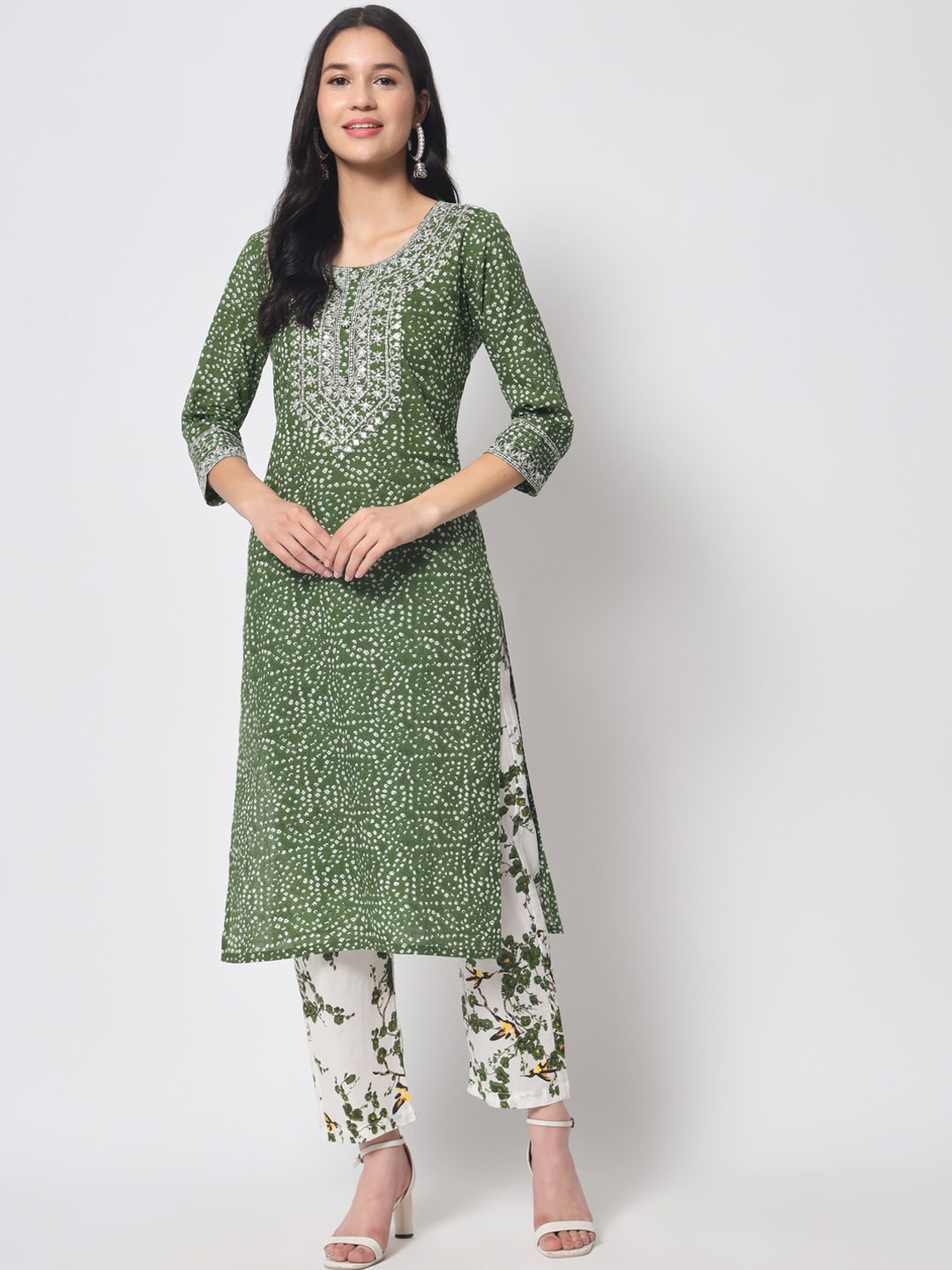 

KALINI Bandhani Printed Regular Thread Work Pure Cotton Kurta With Trousers, Olive